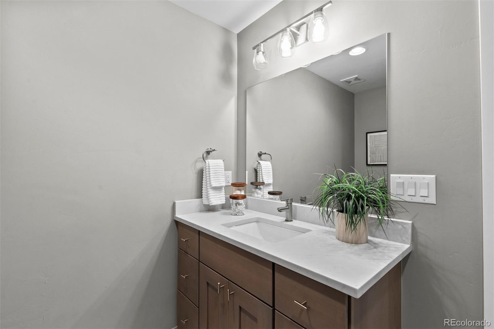MLS Image #41 for 1560 s monroe street,denver, Colorado