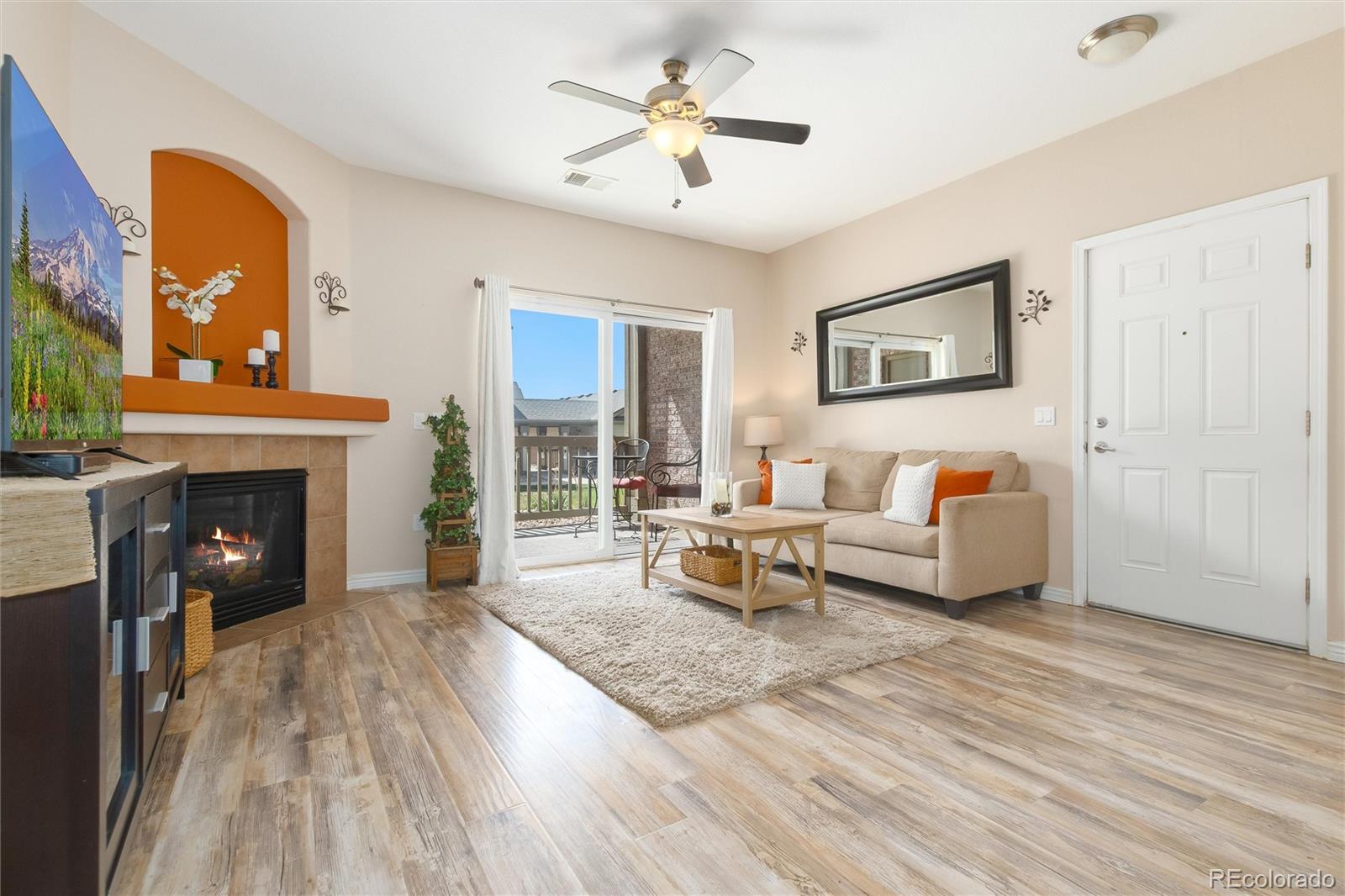 MLS Image #2 for 23450 e 5th drive 101,aurora, Colorado