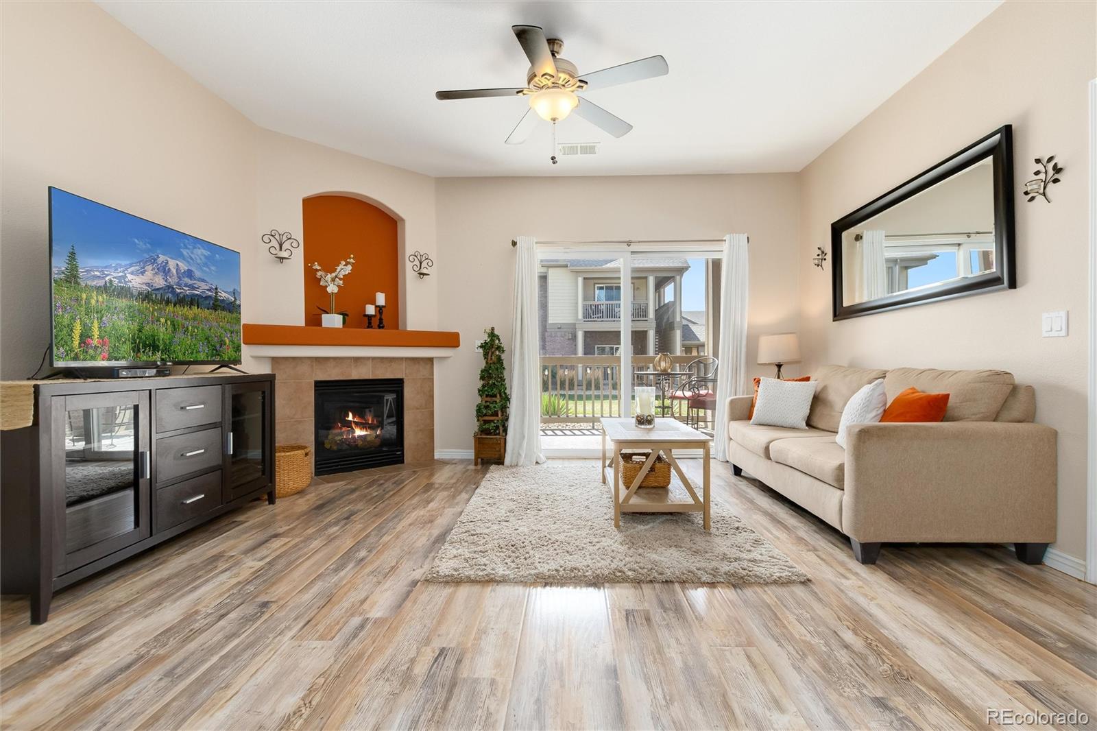 MLS Image #3 for 23450 e 5th drive 101,aurora, Colorado