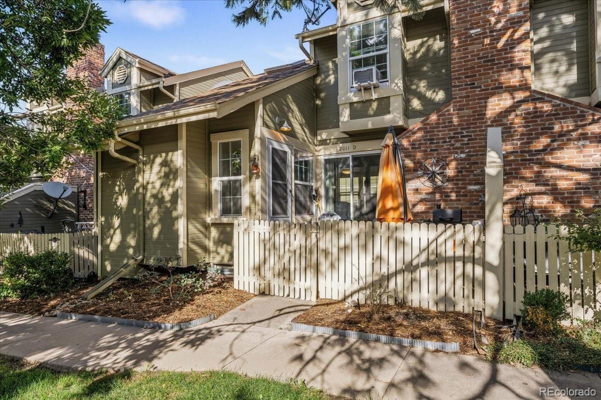 MLS Image #2 for 2011 s helena street d,aurora, Colorado
