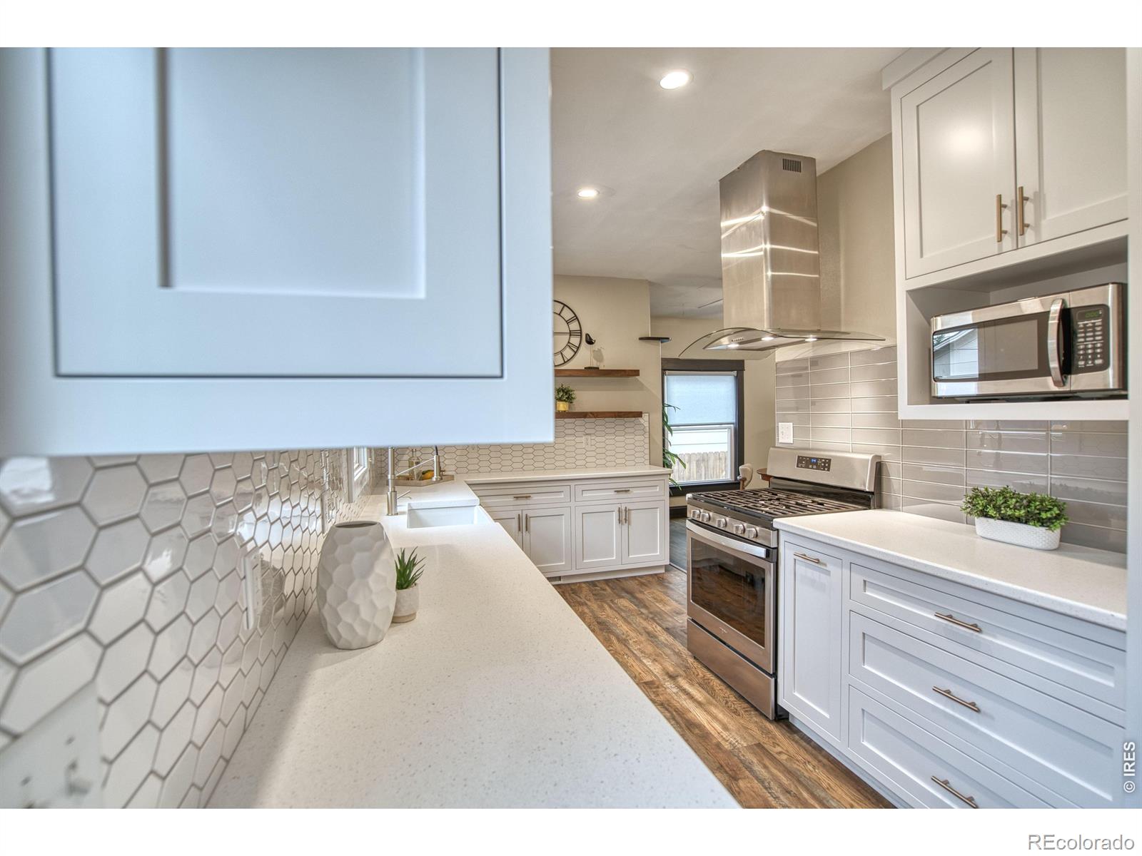 MLS Image #5 for 524 e 1st street,loveland, Colorado