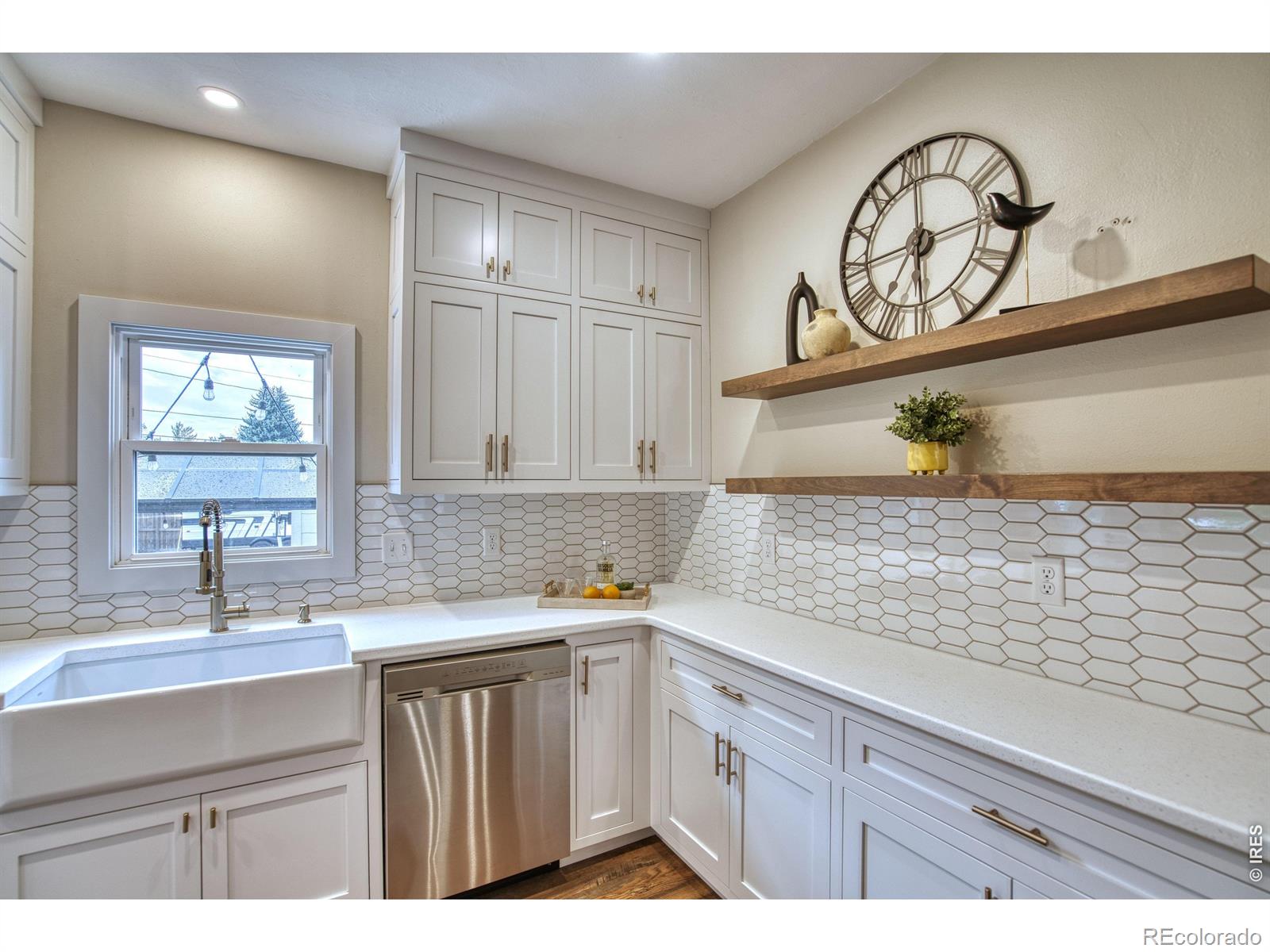 MLS Image #7 for 524 e 1st street,loveland, Colorado