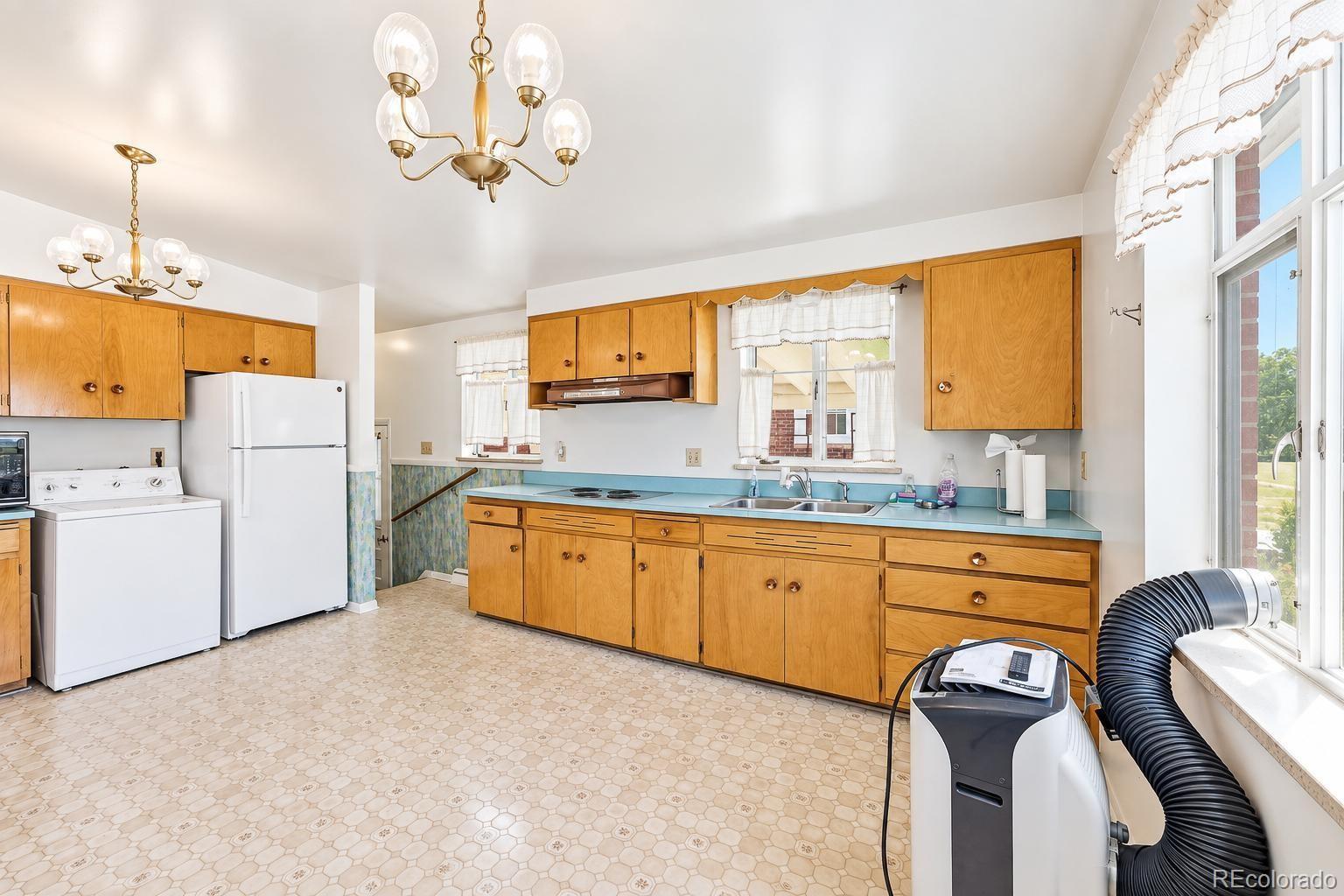 MLS Image #12 for 1018 s krameria street,denver, Colorado