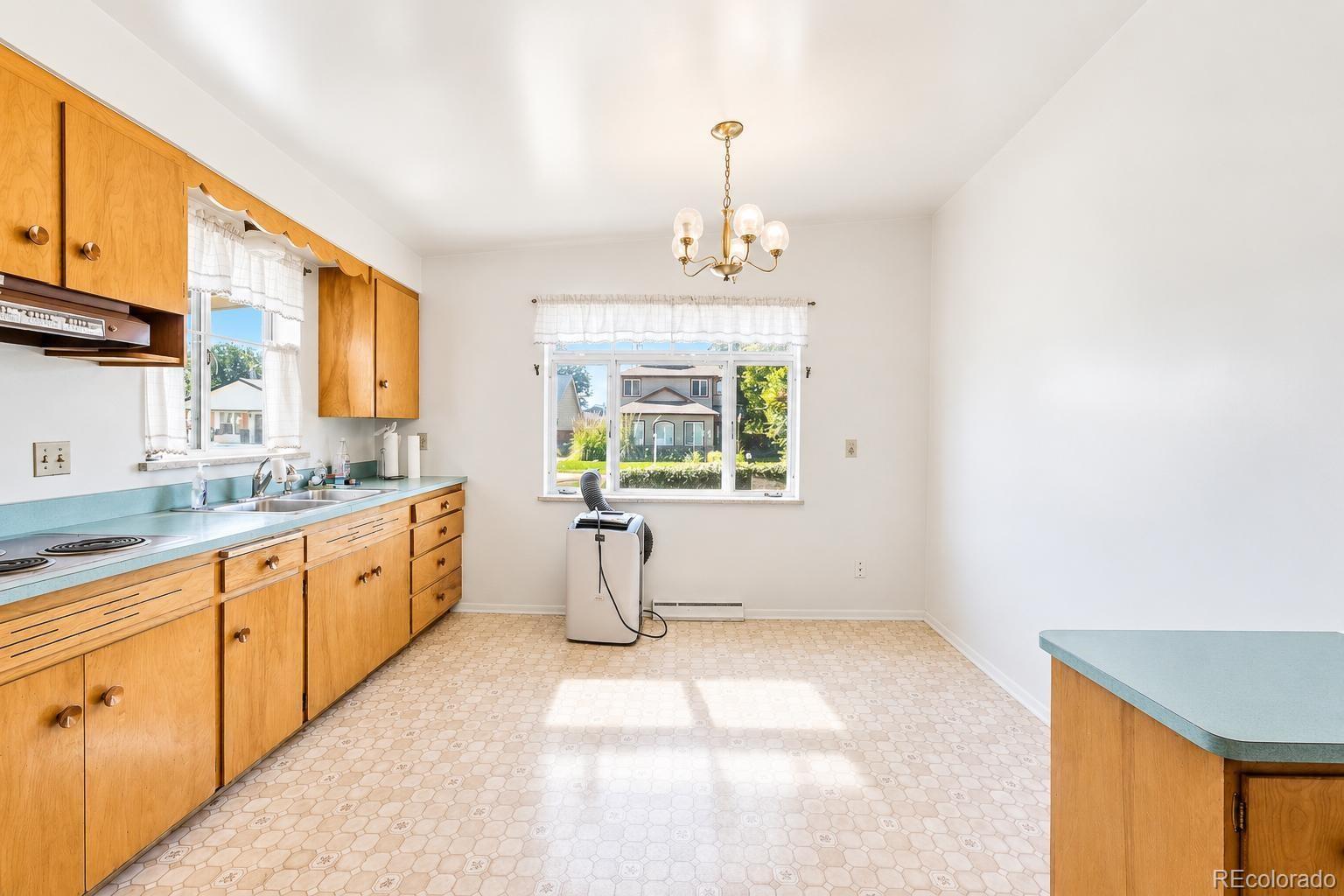 MLS Image #14 for 1018 s krameria street,denver, Colorado