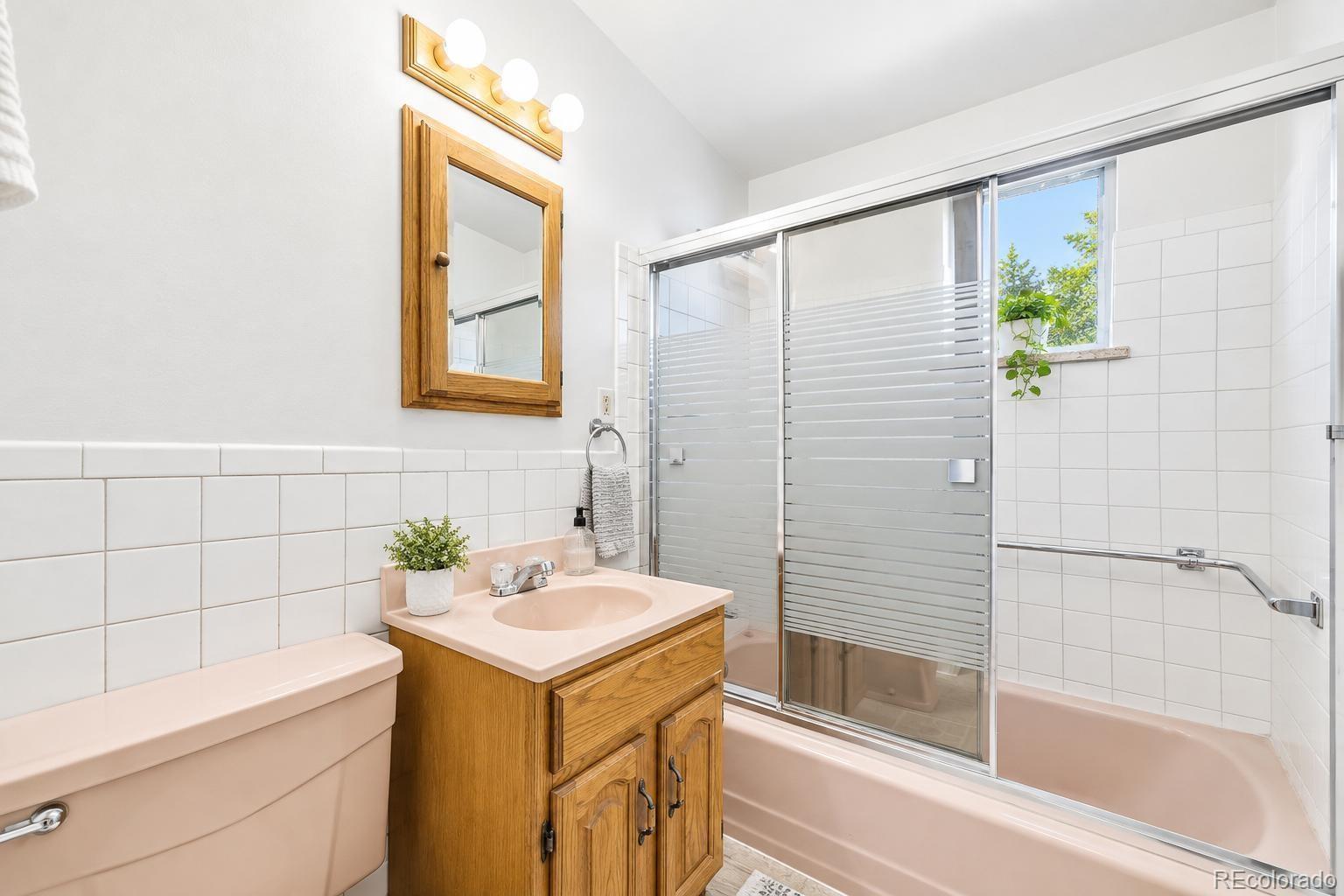 MLS Image #16 for 1018 s krameria street,denver, Colorado