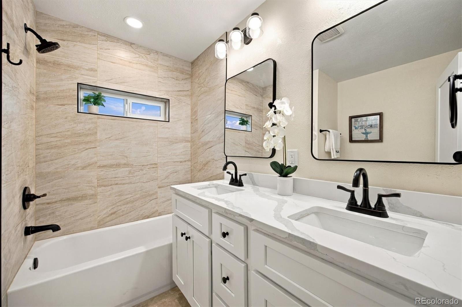 MLS Image #15 for 746  ivanhoe street,denver, Colorado