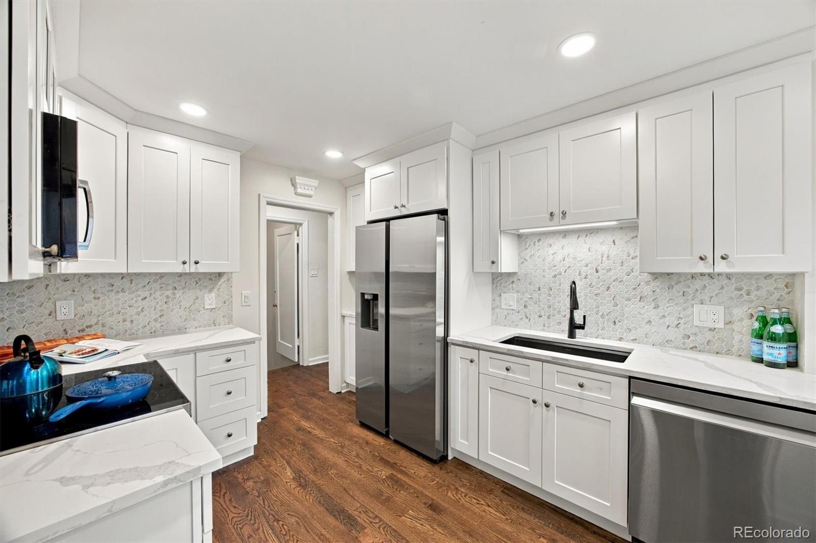 MLS Image #8 for 746  ivanhoe street,denver, Colorado