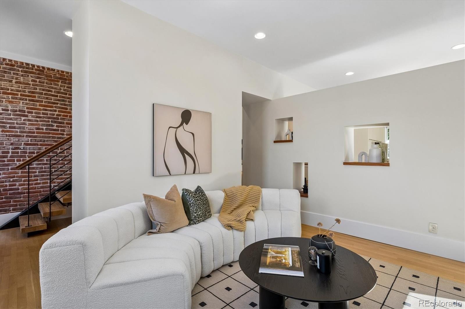 MLS Image #10 for 2502 n clarkson street,denver, Colorado