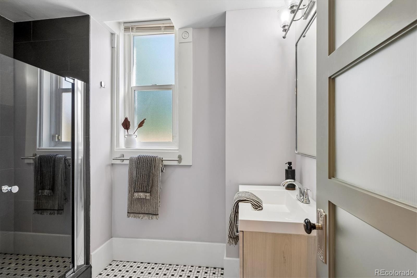 MLS Image #13 for 2502 n clarkson street,denver, Colorado
