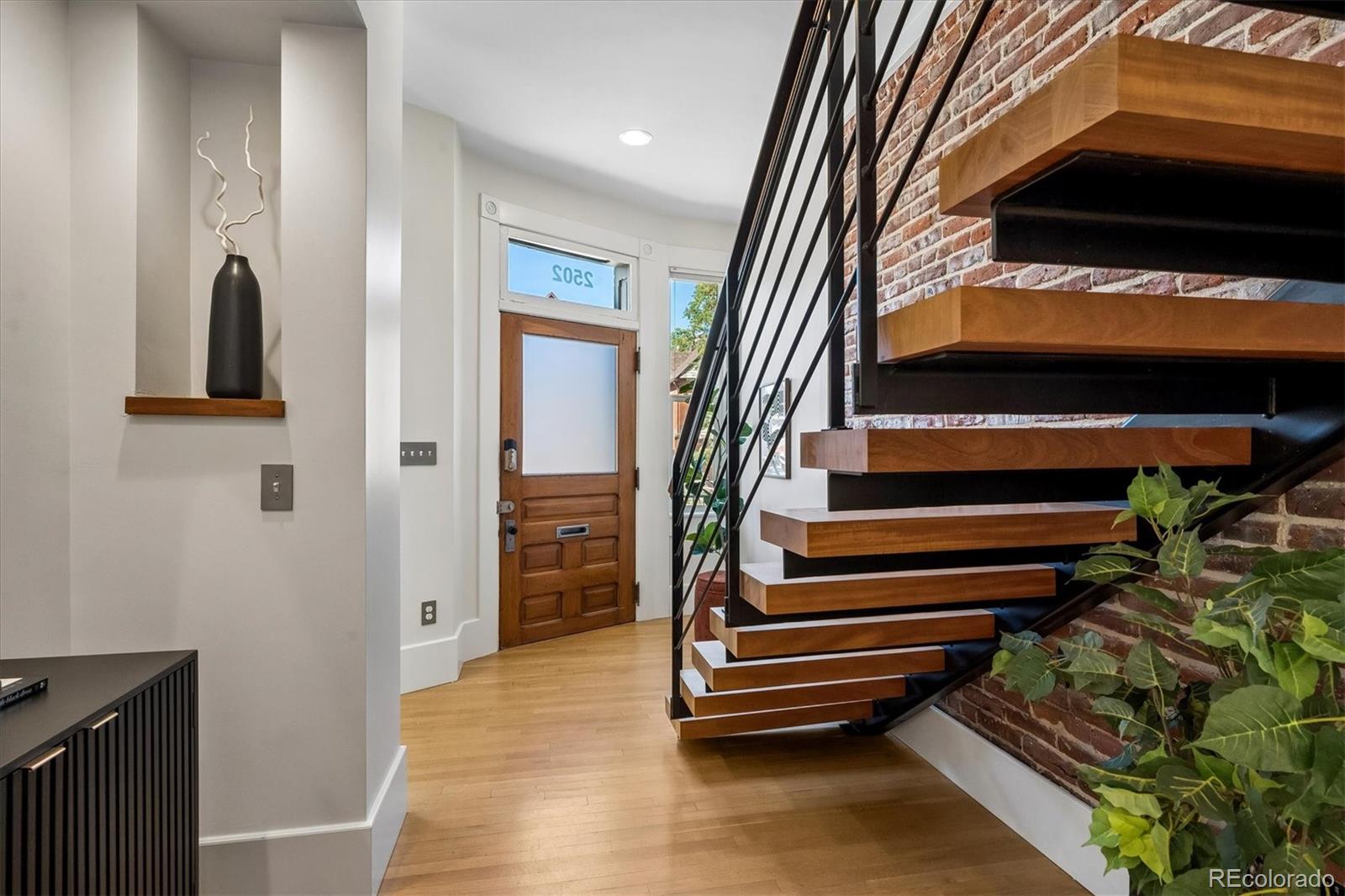 MLS Image #16 for 2502 n clarkson street,denver, Colorado
