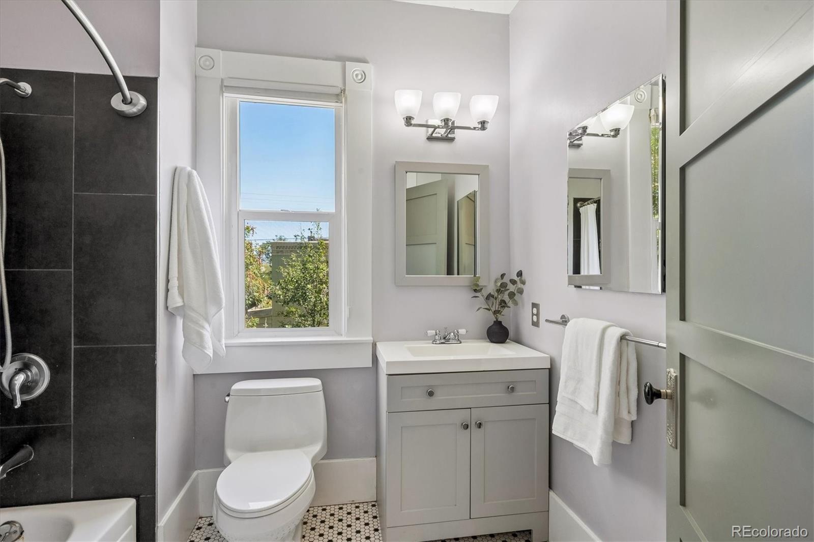 MLS Image #28 for 2502 n clarkson street,denver, Colorado