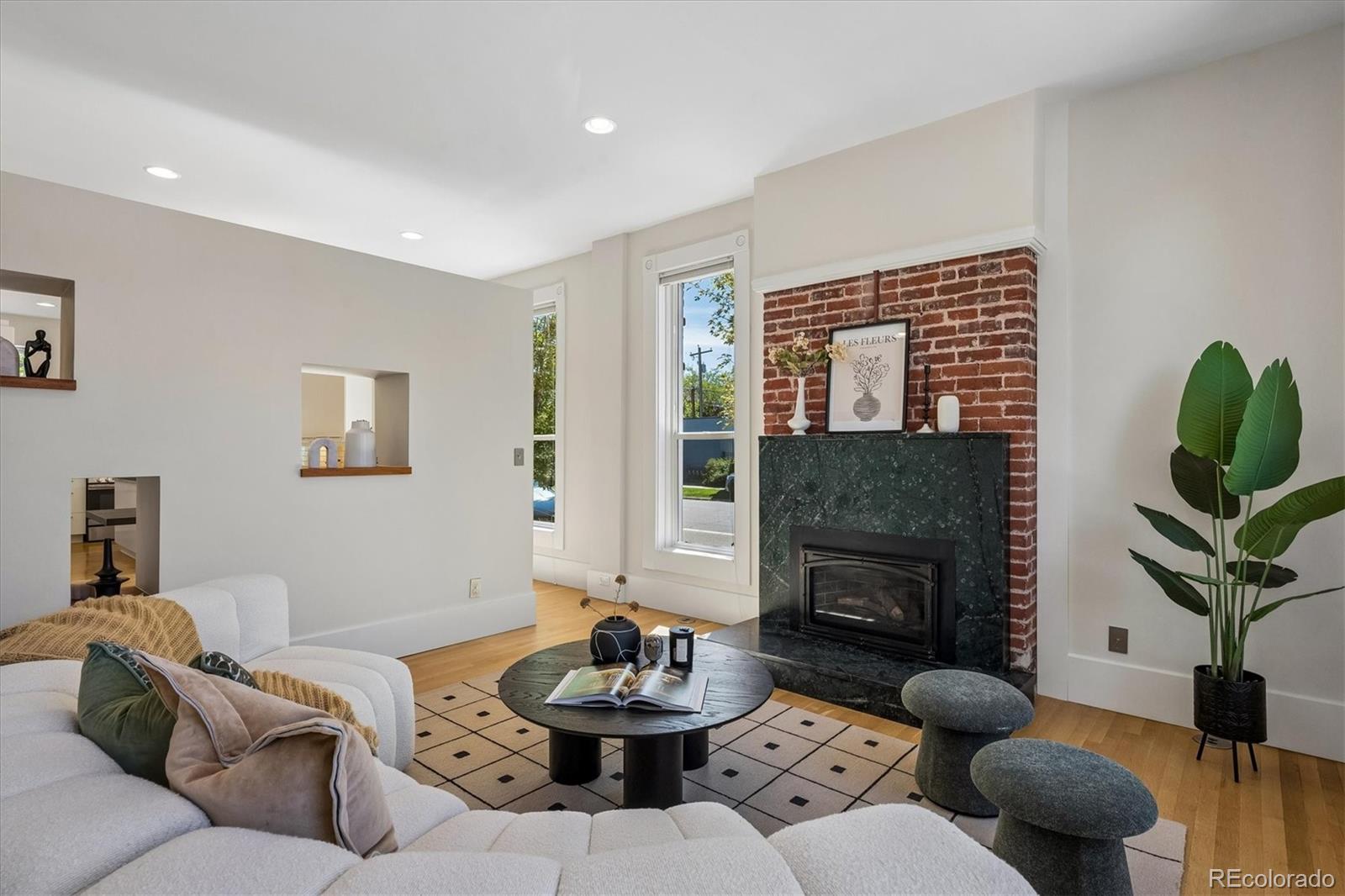 MLS Image #7 for 2502 n clarkson street,denver, Colorado