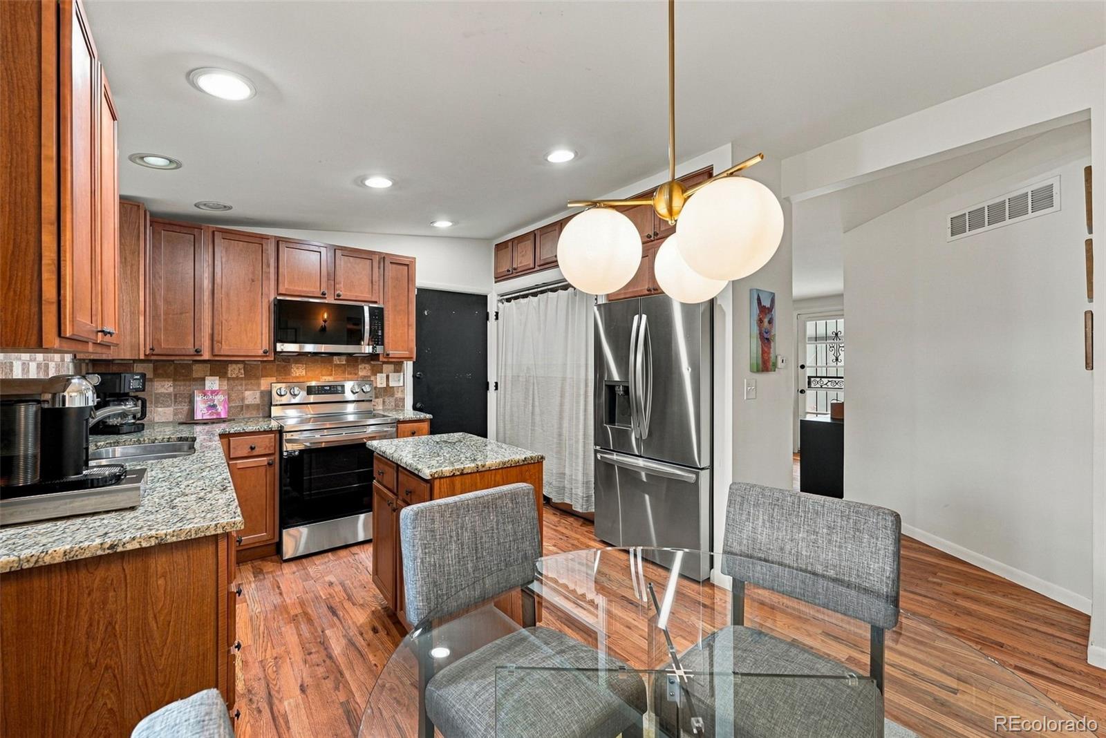 MLS Image #10 for 1600 s perry street,denver, Colorado