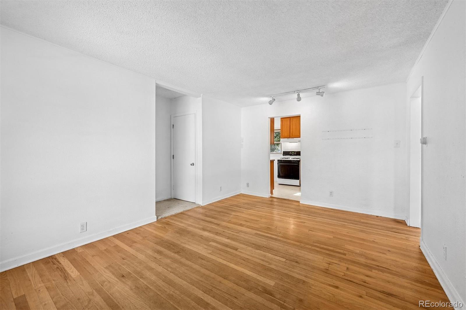 MLS Image #11 for 4564 s pennsylvania street,englewood, Colorado