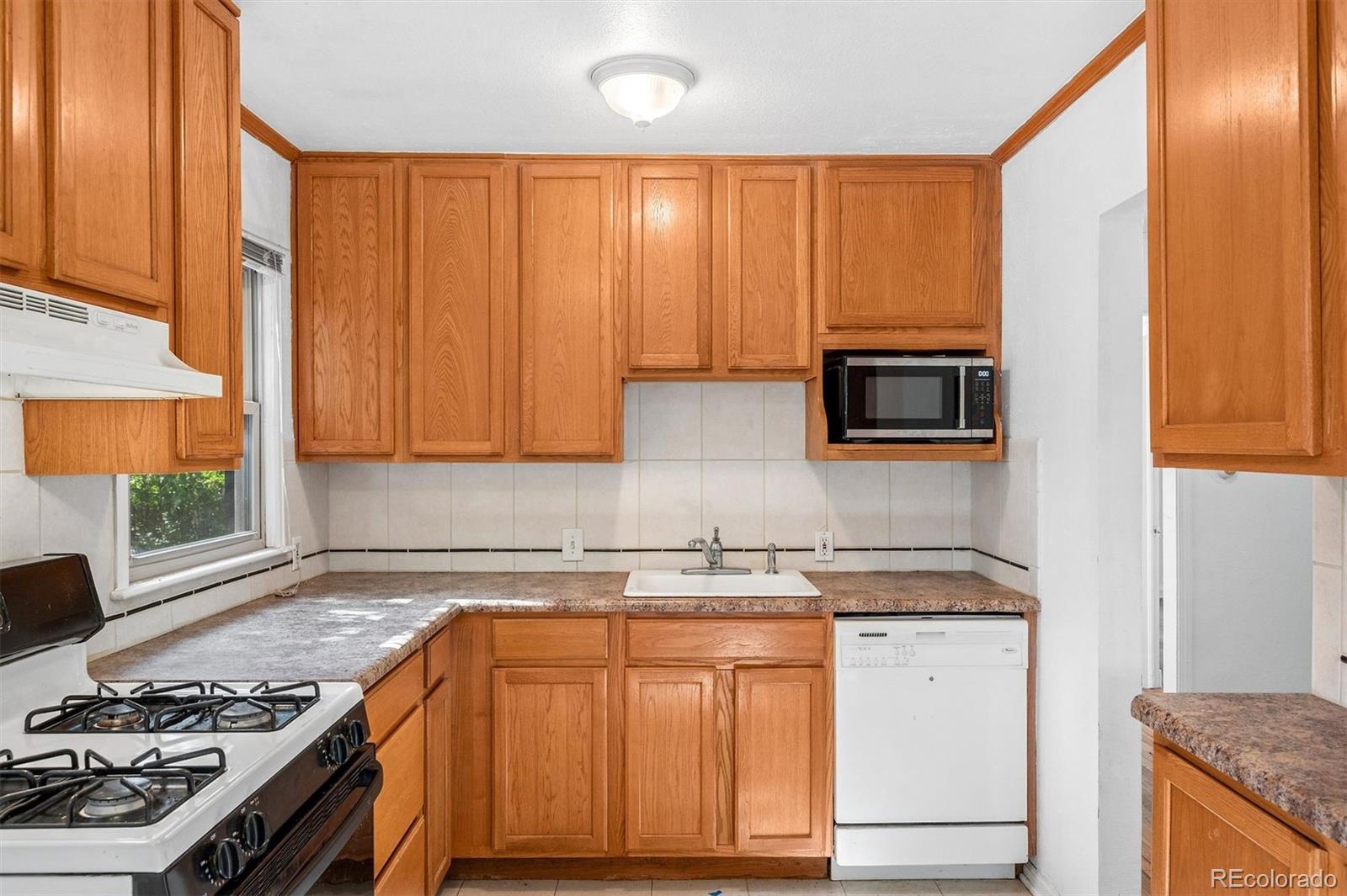 MLS Image #2 for 4564 s pennsylvania street,englewood, Colorado