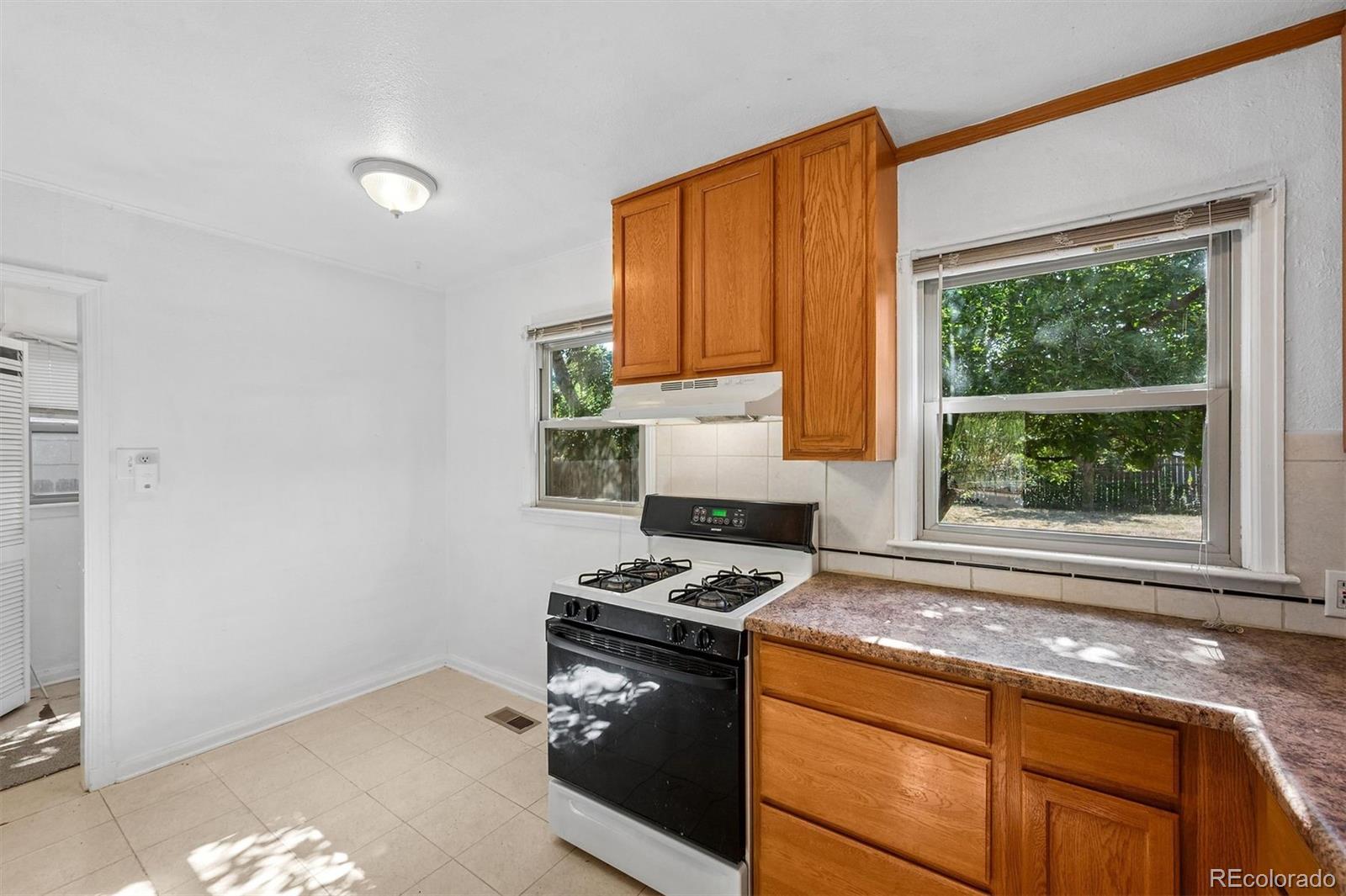 MLS Image #6 for 4564 s pennsylvania street,englewood, Colorado
