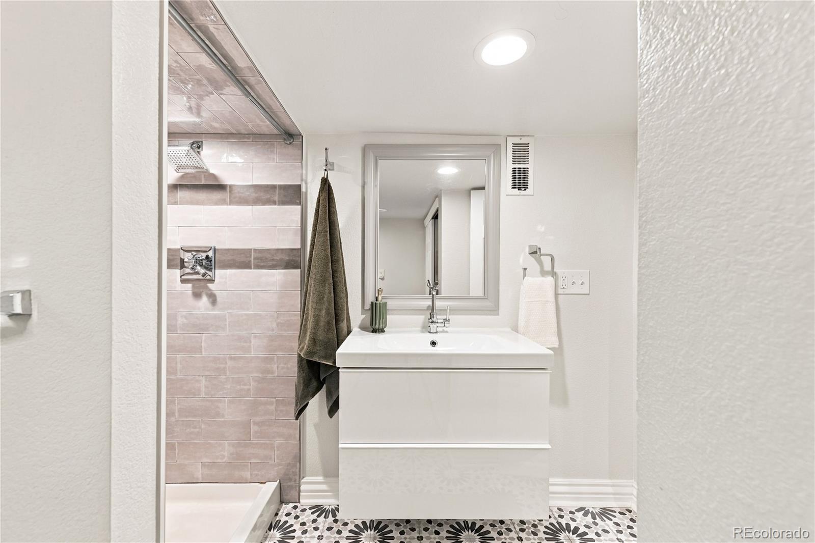 MLS Image #22 for 3201 e jewell avenue,denver, Colorado