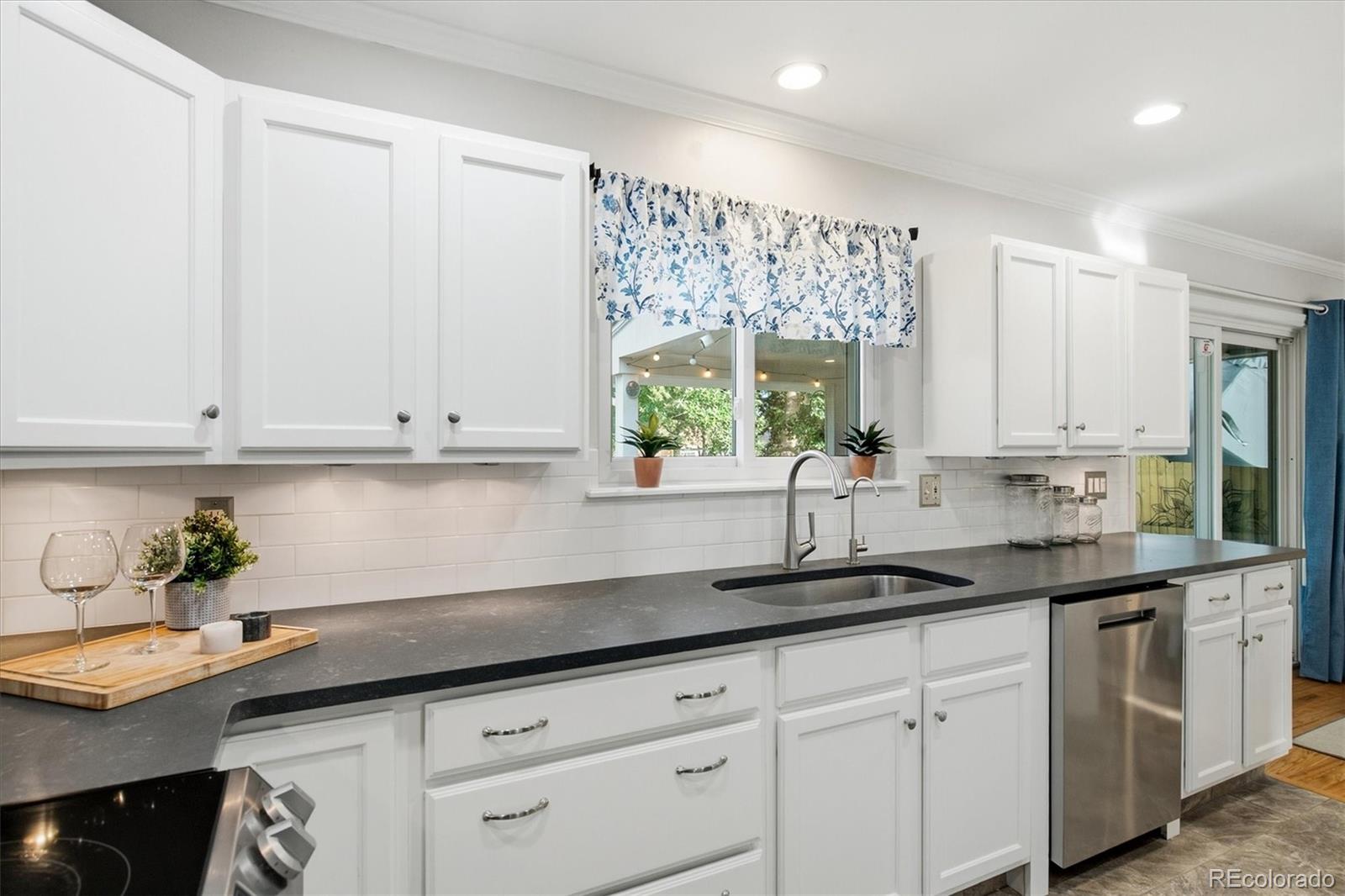 MLS Image #17 for 980 s hudson street,denver, Colorado
