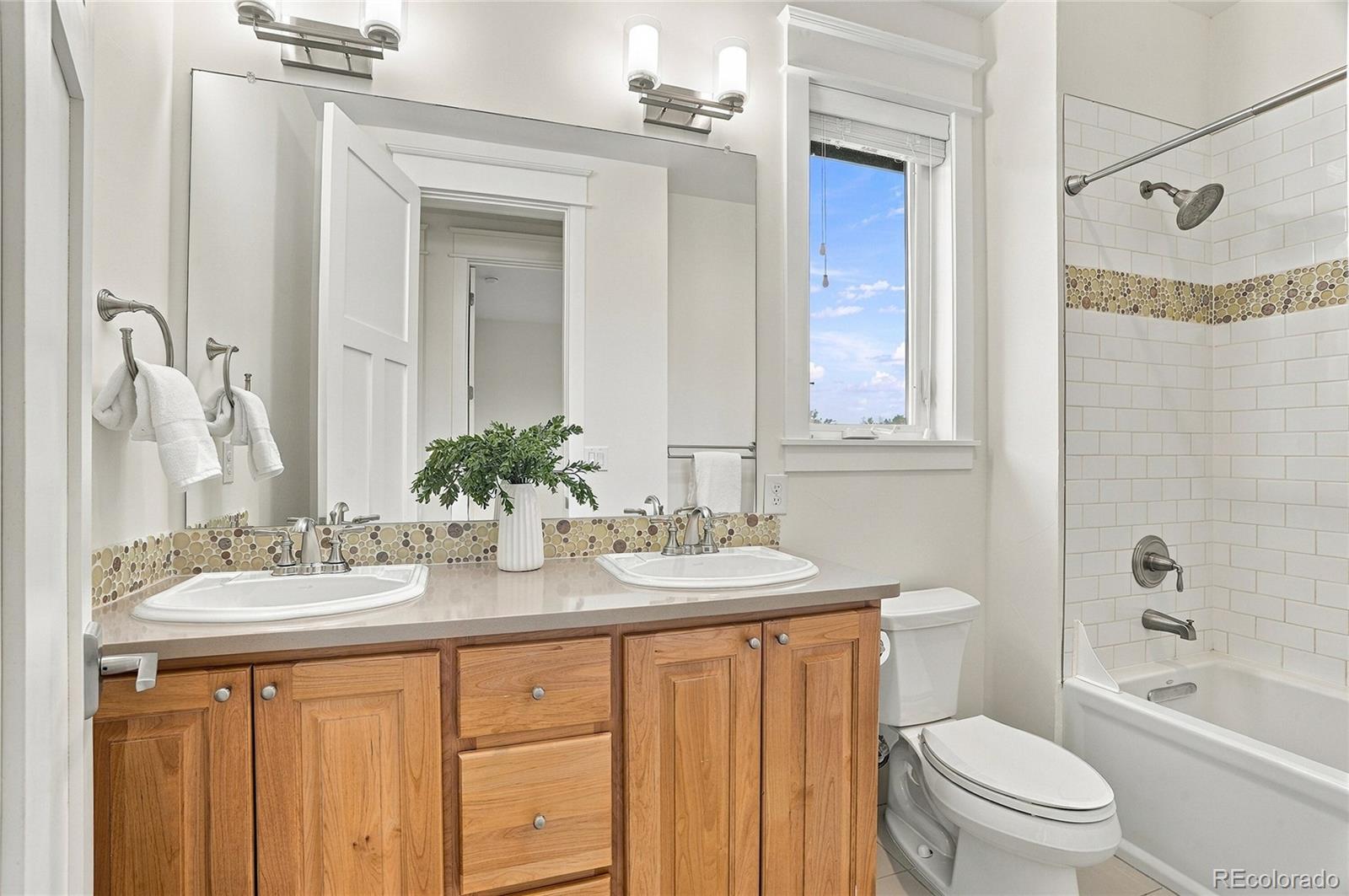 MLS Image #28 for 3275 s logan street,englewood, Colorado