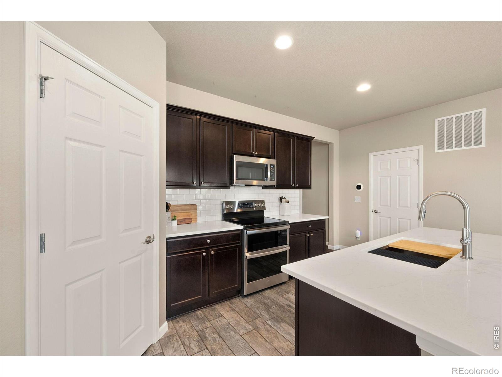 MLS Image #11 for 10398  stagecoach avenue,firestone, Colorado