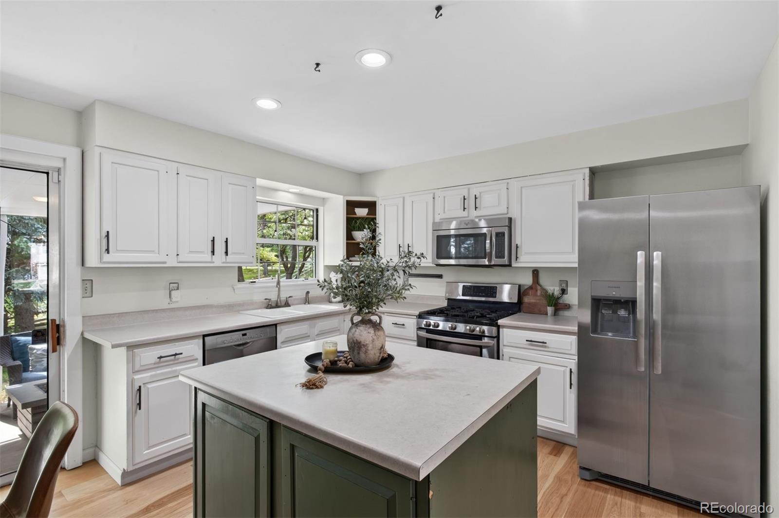 MLS Image #3 for 7105 s hudson circle,centennial, Colorado