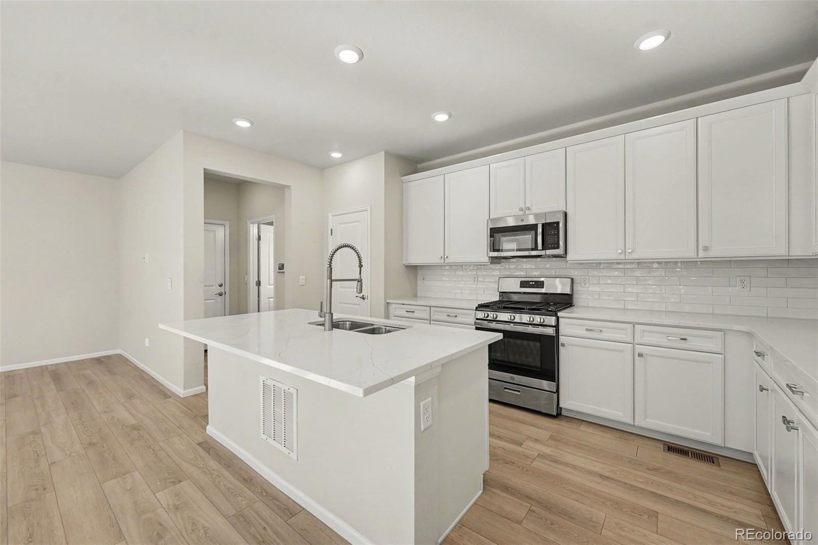 MLS Image #11 for 6026 n orleans street,aurora, Colorado