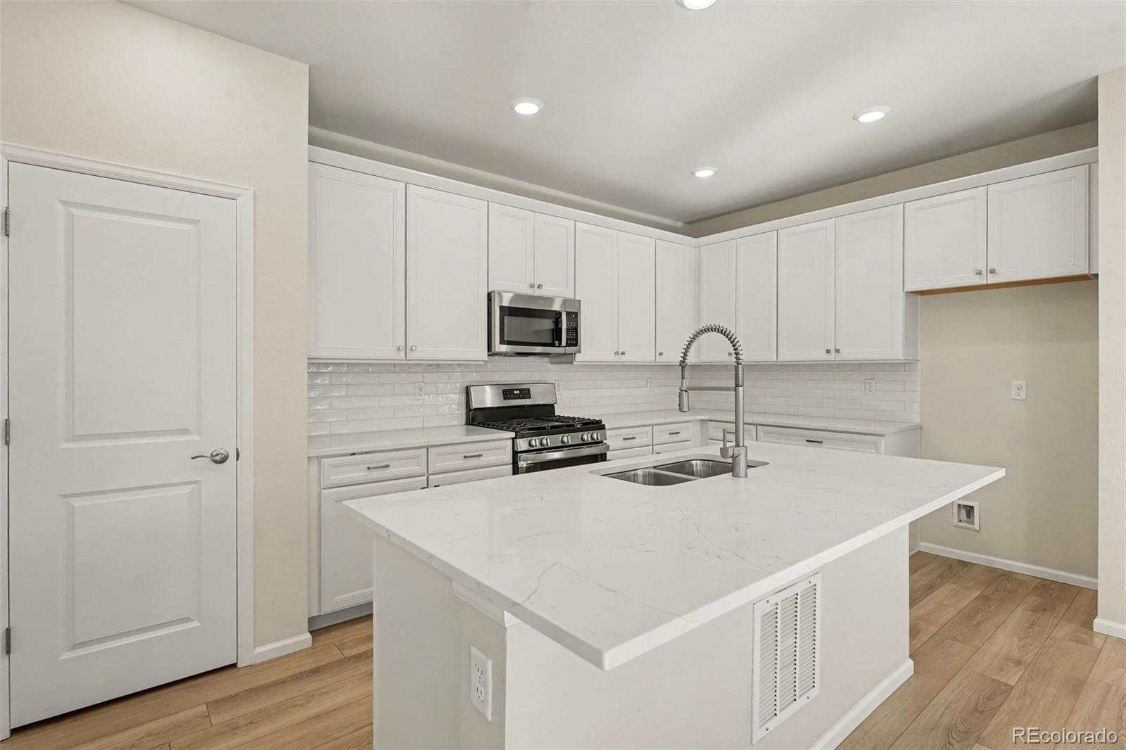 MLS Image #12 for 6026 n orleans street,aurora, Colorado