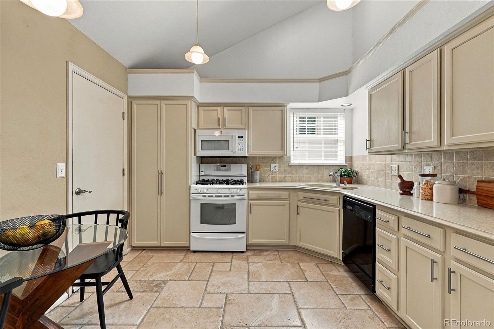 MLS Image #16 for 1443 e nichols circle,centennial, Colorado