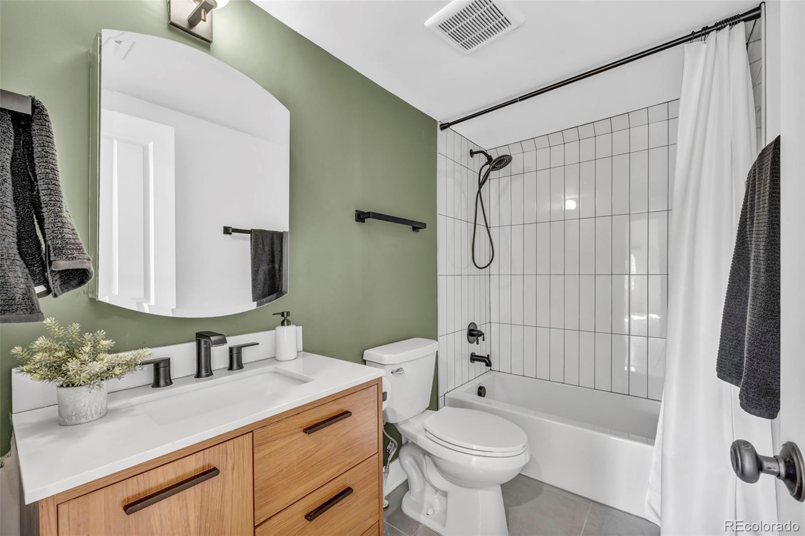 MLS Image #39 for 1442  stuart street,denver, Colorado