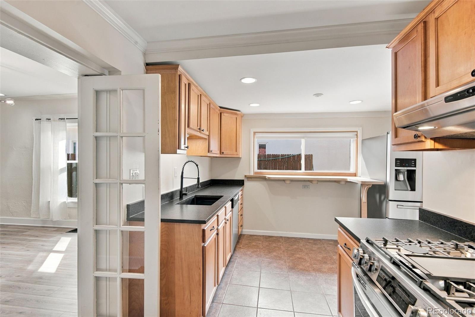MLS Image #11 for 1671 s grant street,denver, Colorado