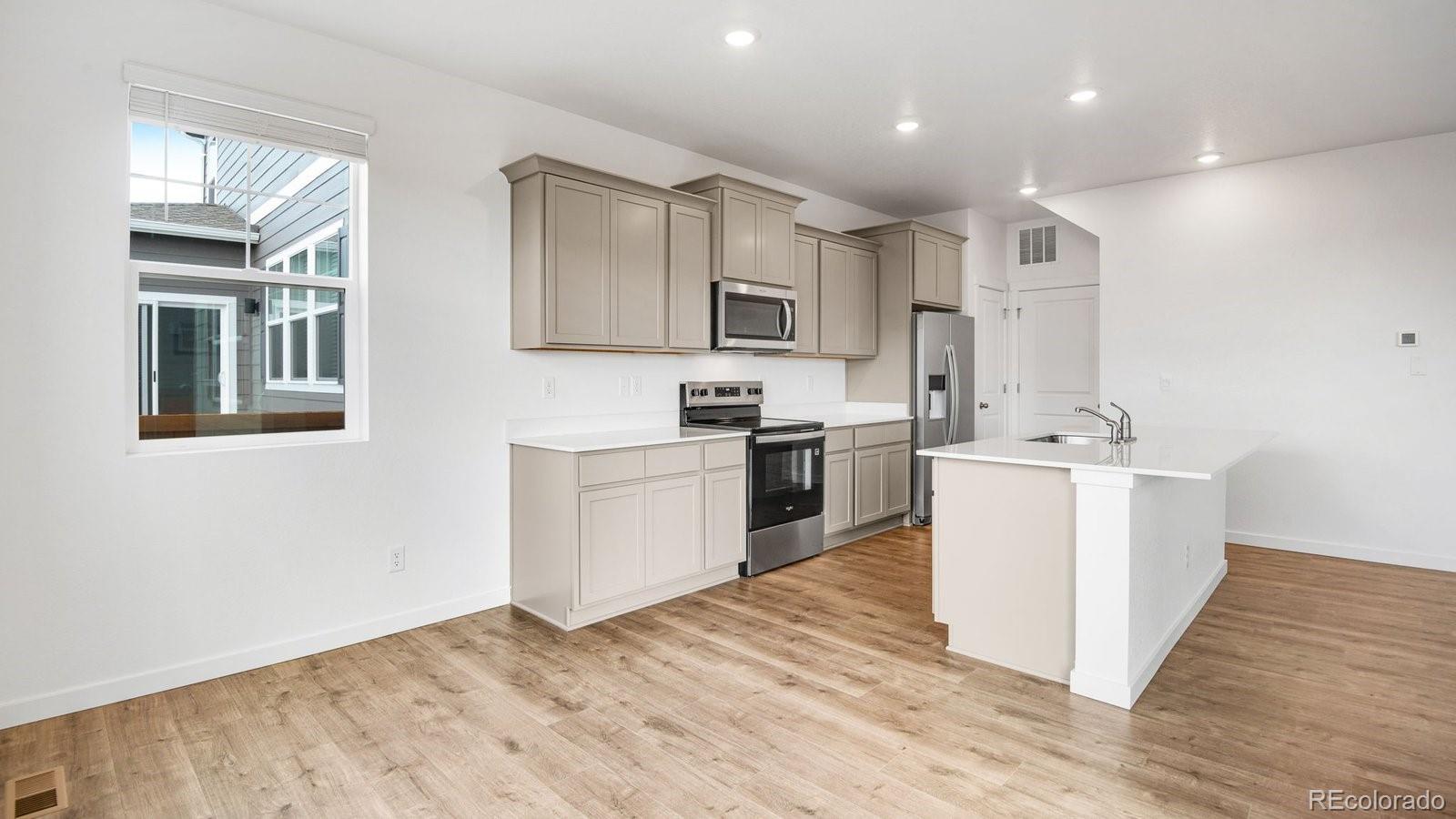 MLS Image #10 for 395 n allium street,watkins, Colorado
