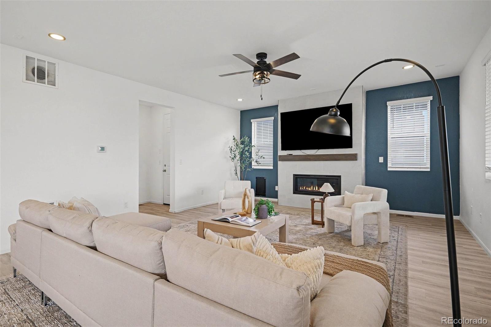 MLS Image #4 for 27536 e byers place,aurora, Colorado