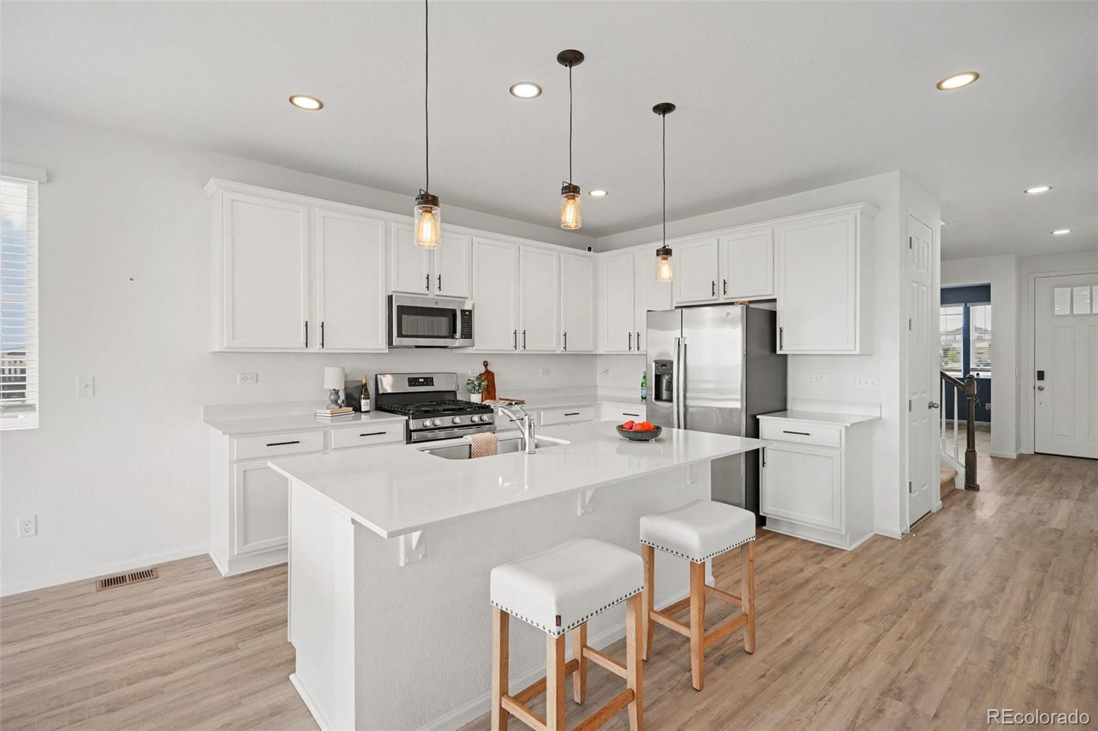 MLS Image #7 for 27536 e byers place,aurora, Colorado