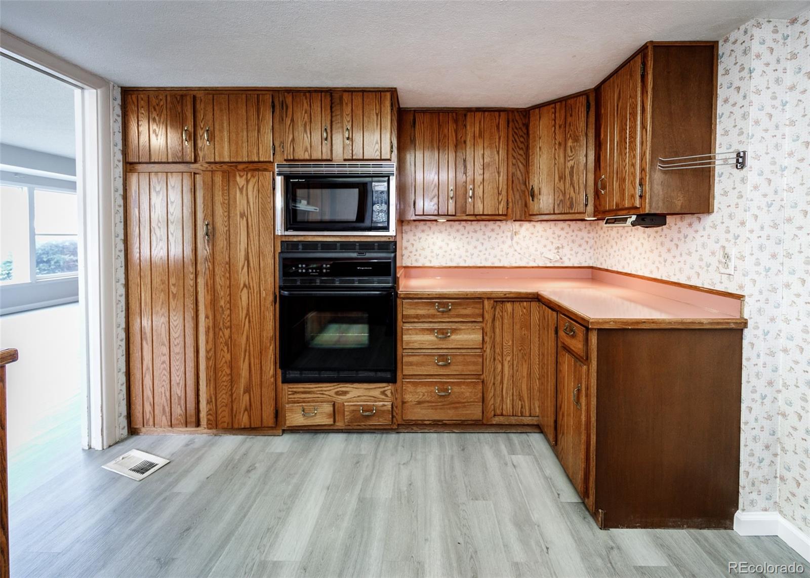 MLS Image #13 for 2203  templeton gap road,colorado springs, Colorado
