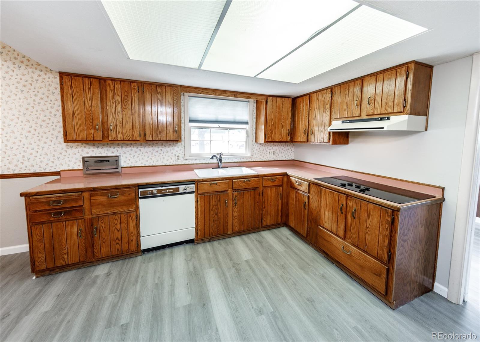 MLS Image #15 for 2203  templeton gap road,colorado springs, Colorado