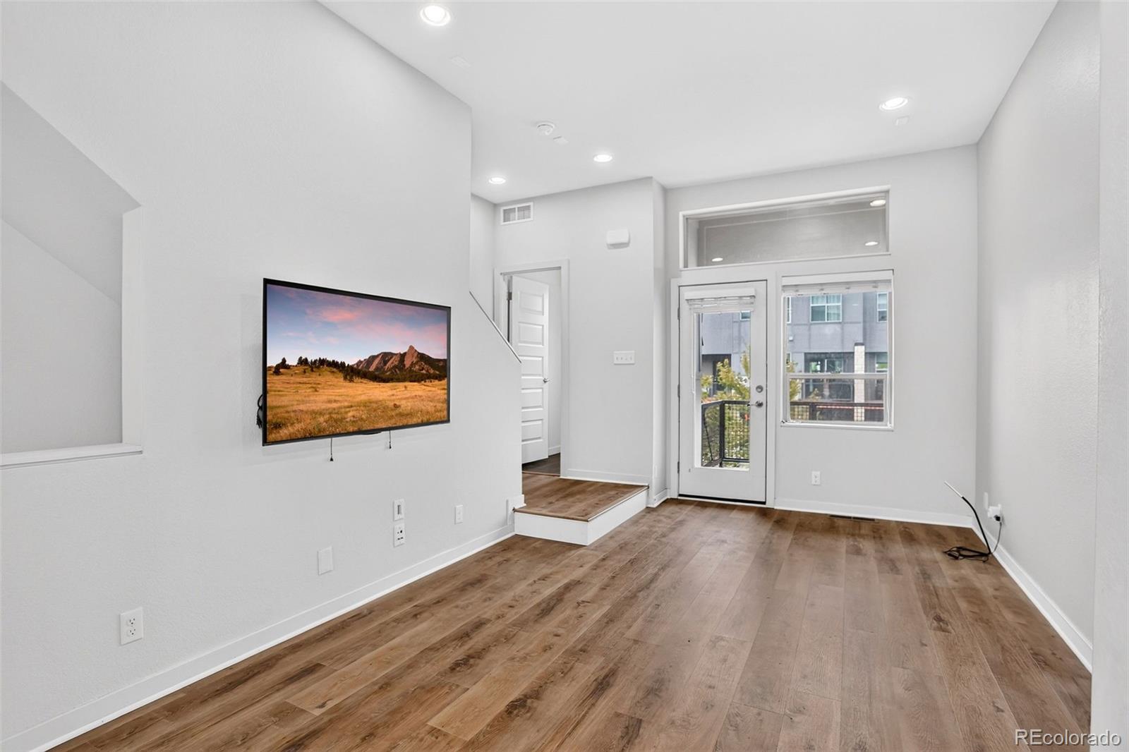 MLS Image #11 for 7968 e 54th place ,denver, Colorado