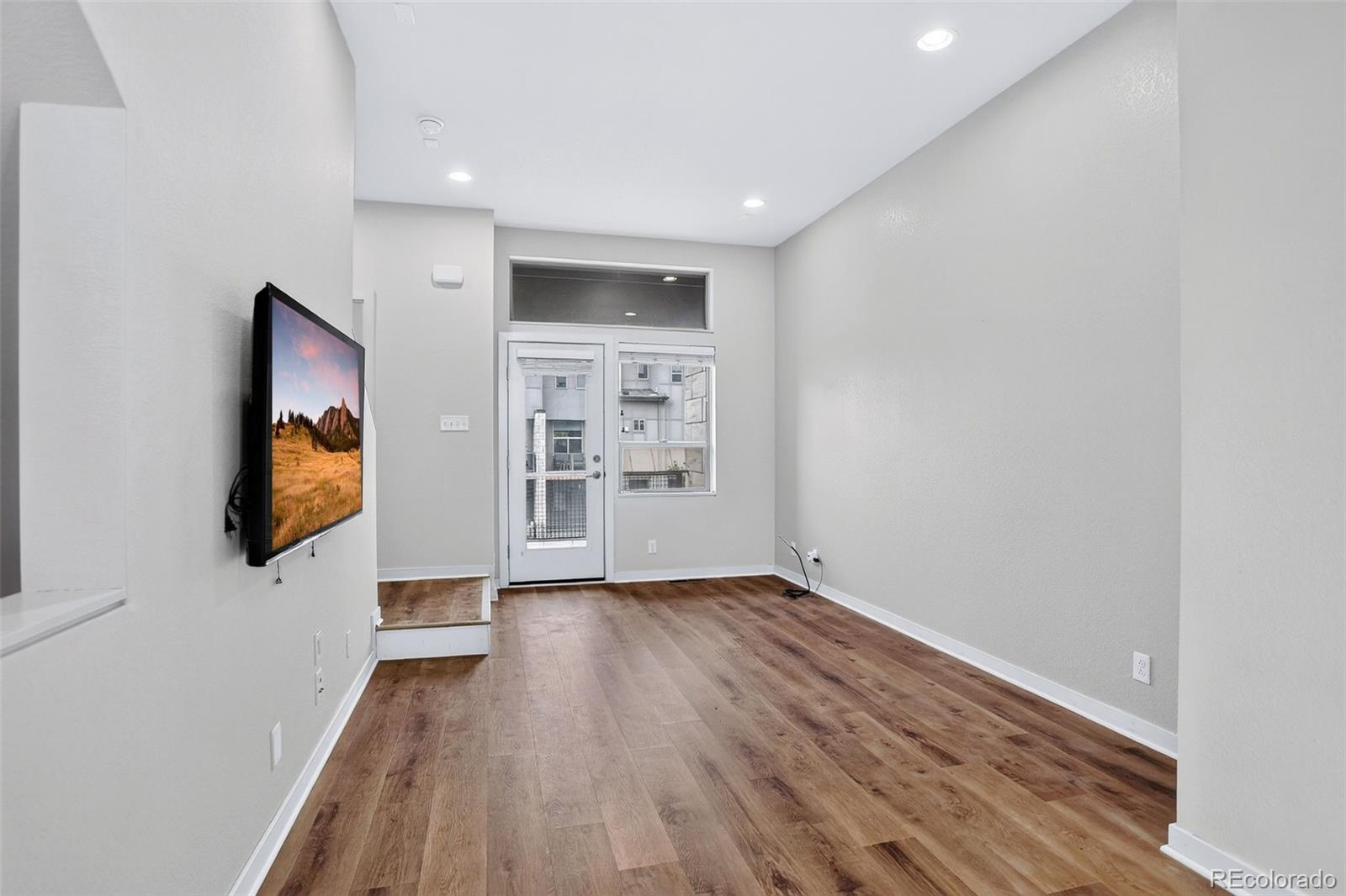 MLS Image #7 for 7968 e 54th place ,denver, Colorado
