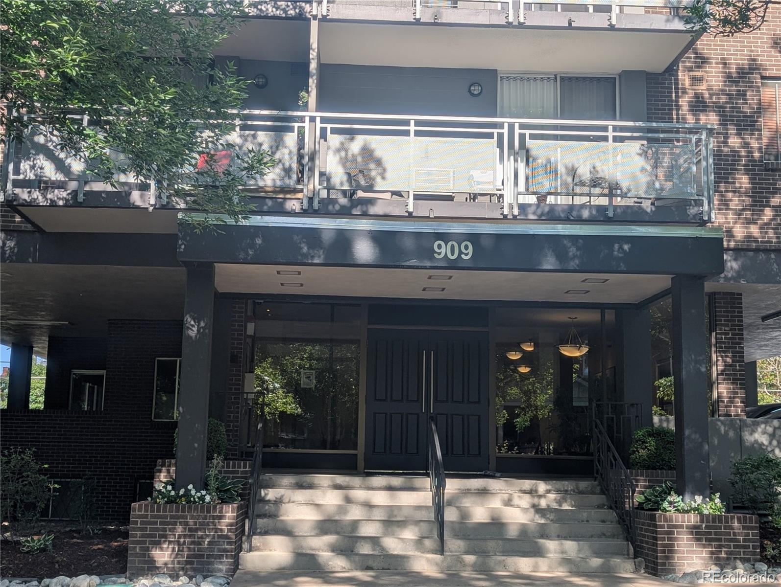 MLS Image #6 for 909 n lafayette street 403,denver, Colorado