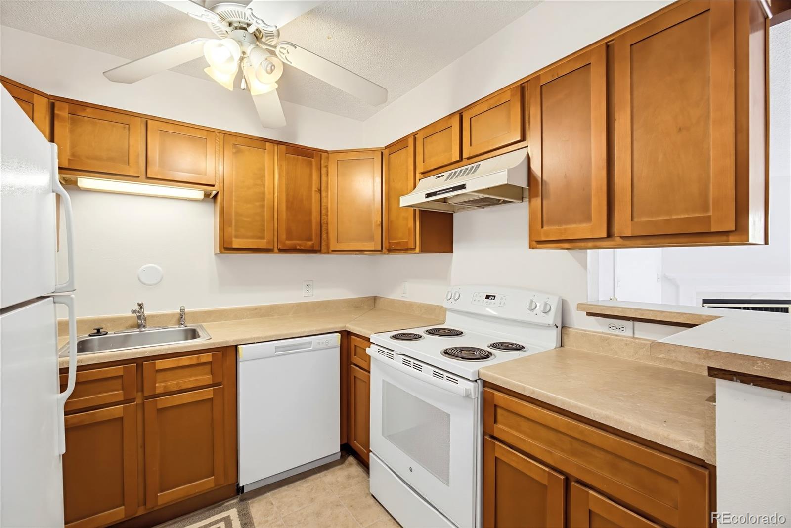 MLS Image #17 for 3344 s ammons street,lakewood, Colorado