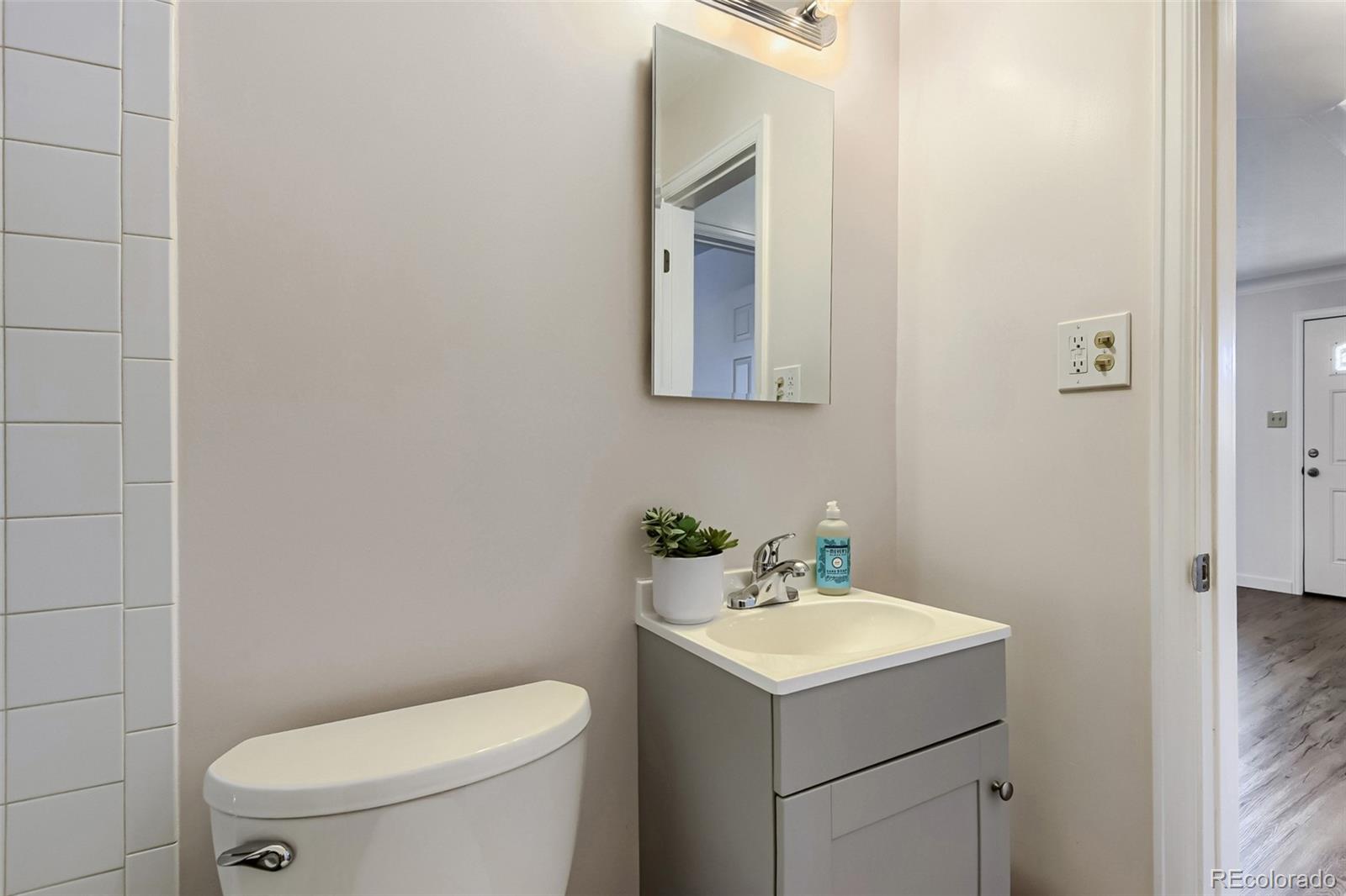 MLS Image #11 for 1460 s osceola street,denver, Colorado