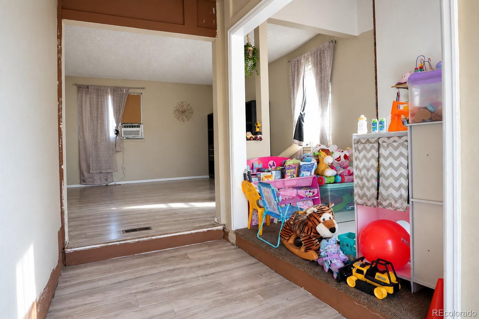 MLS Image #17 for 4336  del rio court,denver, Colorado