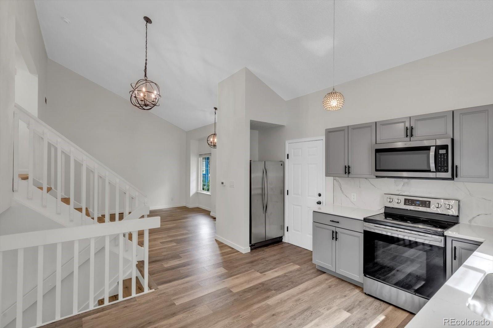MLS Image #13 for 10041  raritan way,thornton, Colorado