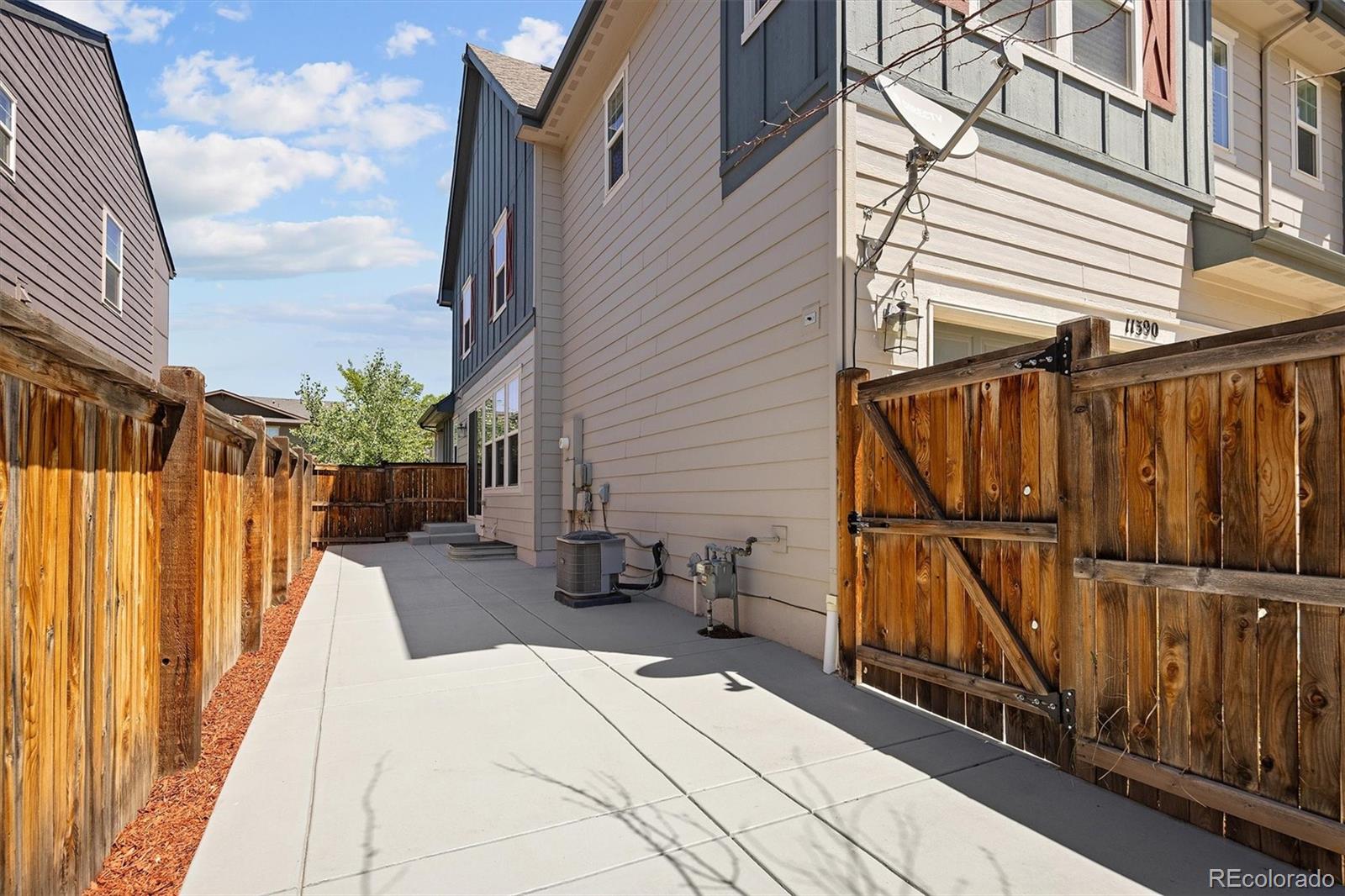 MLS Image #14 for 11390 e 26th avenue ,denver, Colorado