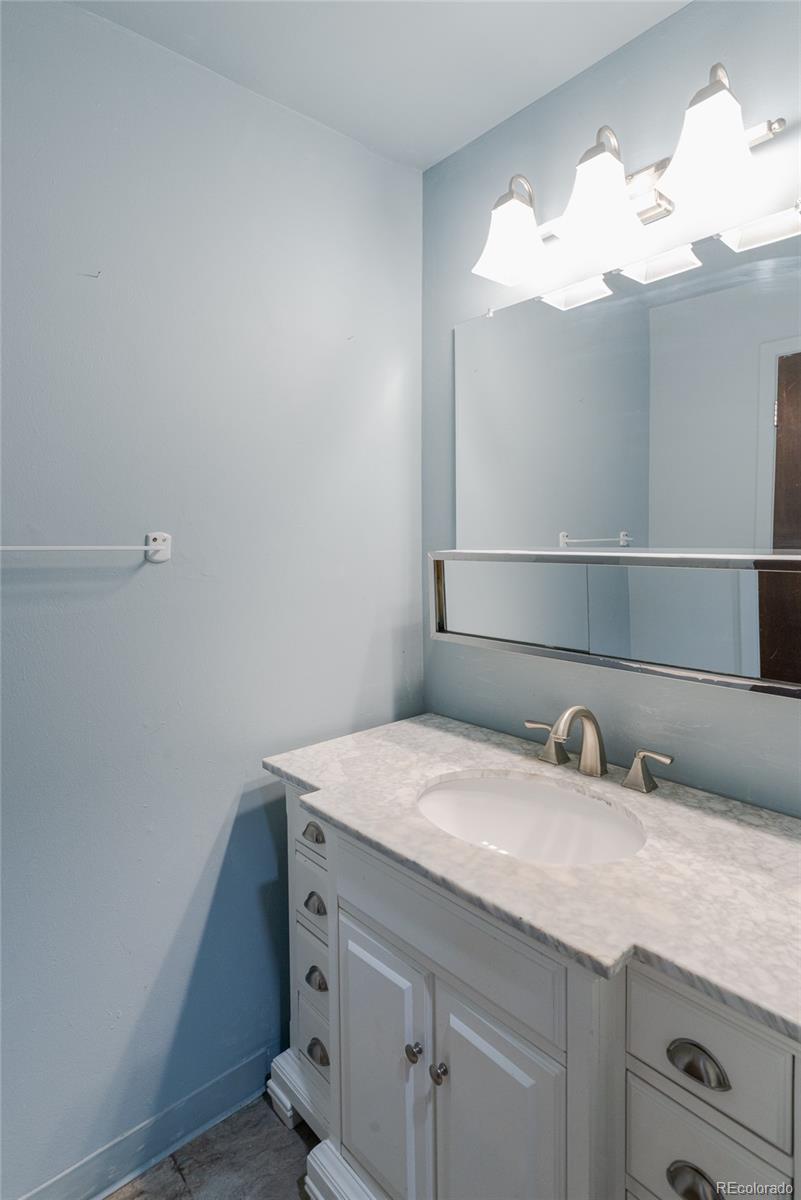 MLS Image #19 for 1525 s holly street,denver, Colorado