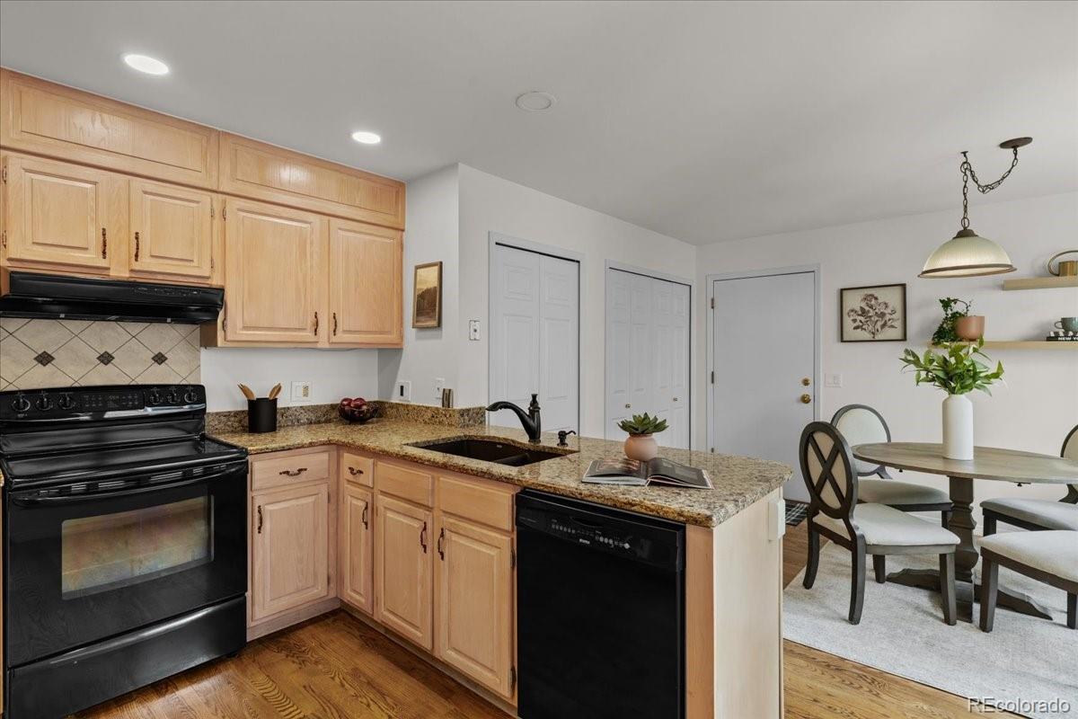 MLS Image #13 for 10000 e yale avenue,denver, Colorado