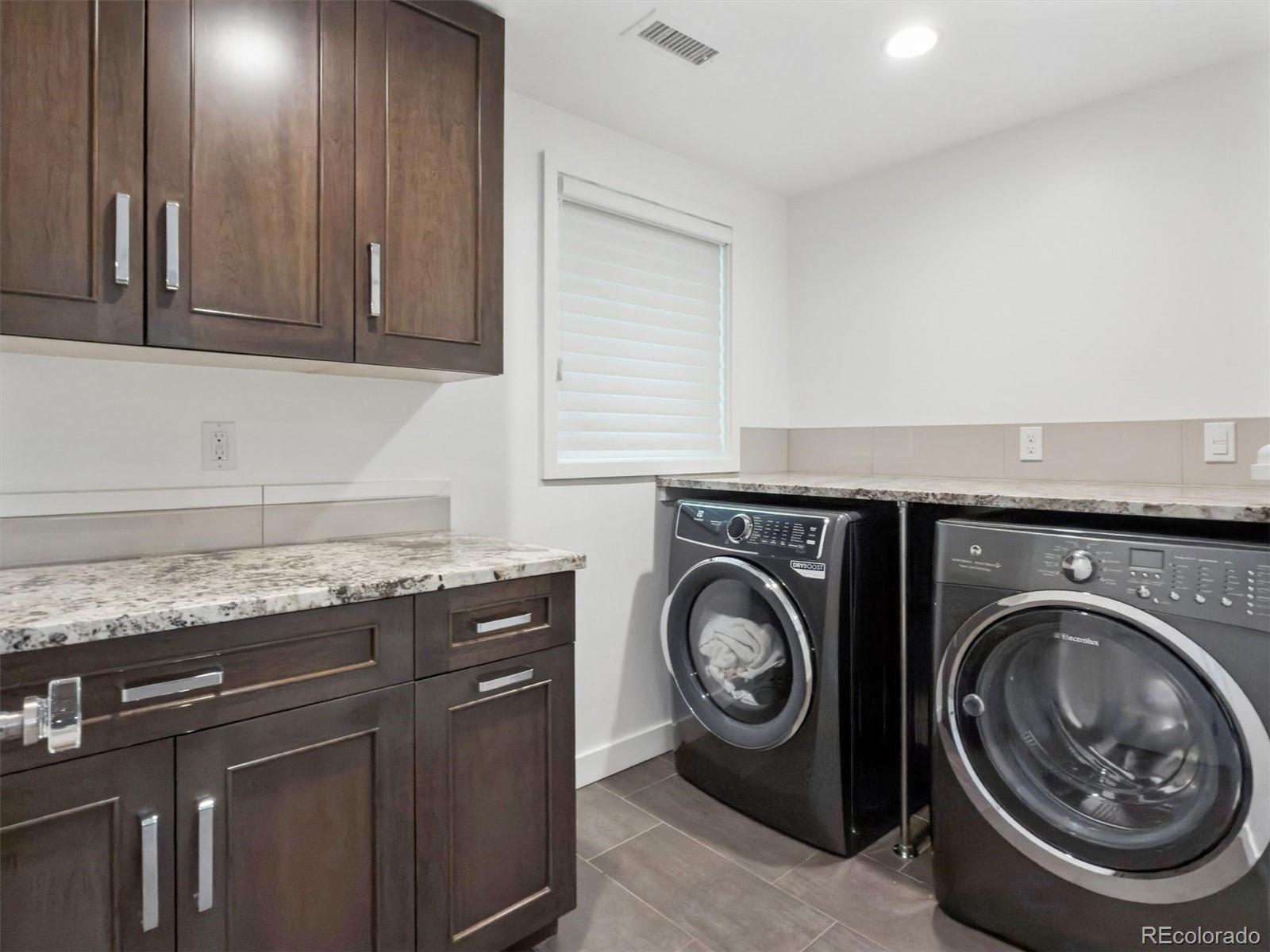 MLS Image #27 for 301 s vine street,denver, Colorado