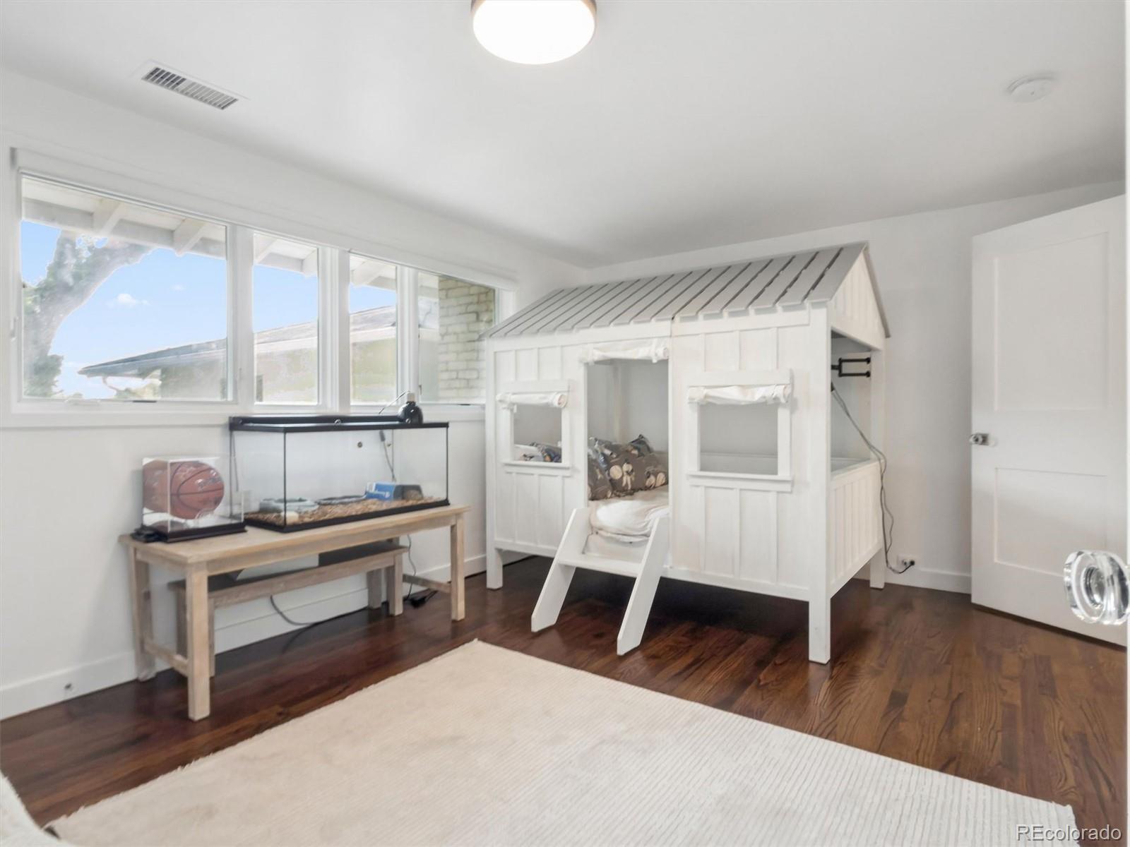 MLS Image #32 for 301 s vine street,denver, Colorado