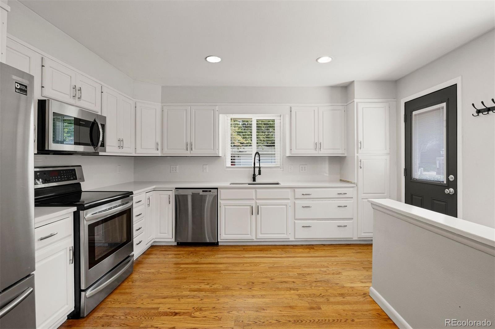 MLS Image #18 for 3395 s race street,englewood, Colorado