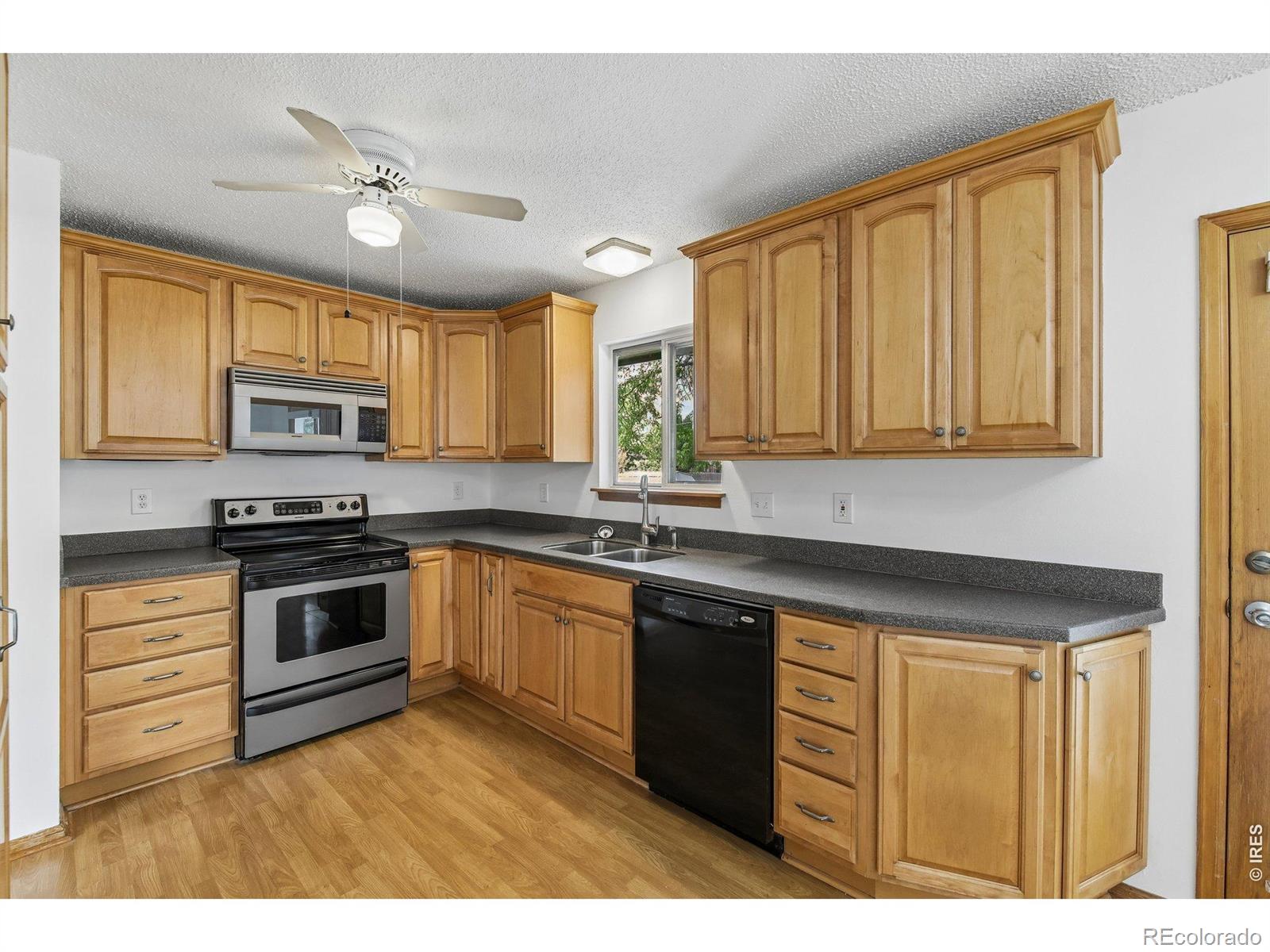MLS Image #9 for 906  foothills court,windsor, Colorado