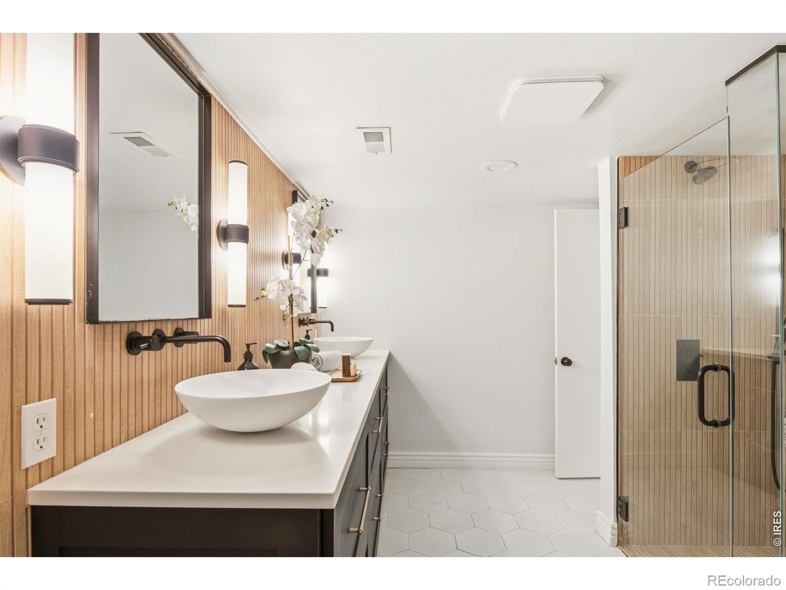 MLS Image #11 for 649 s ogden street,denver, Colorado